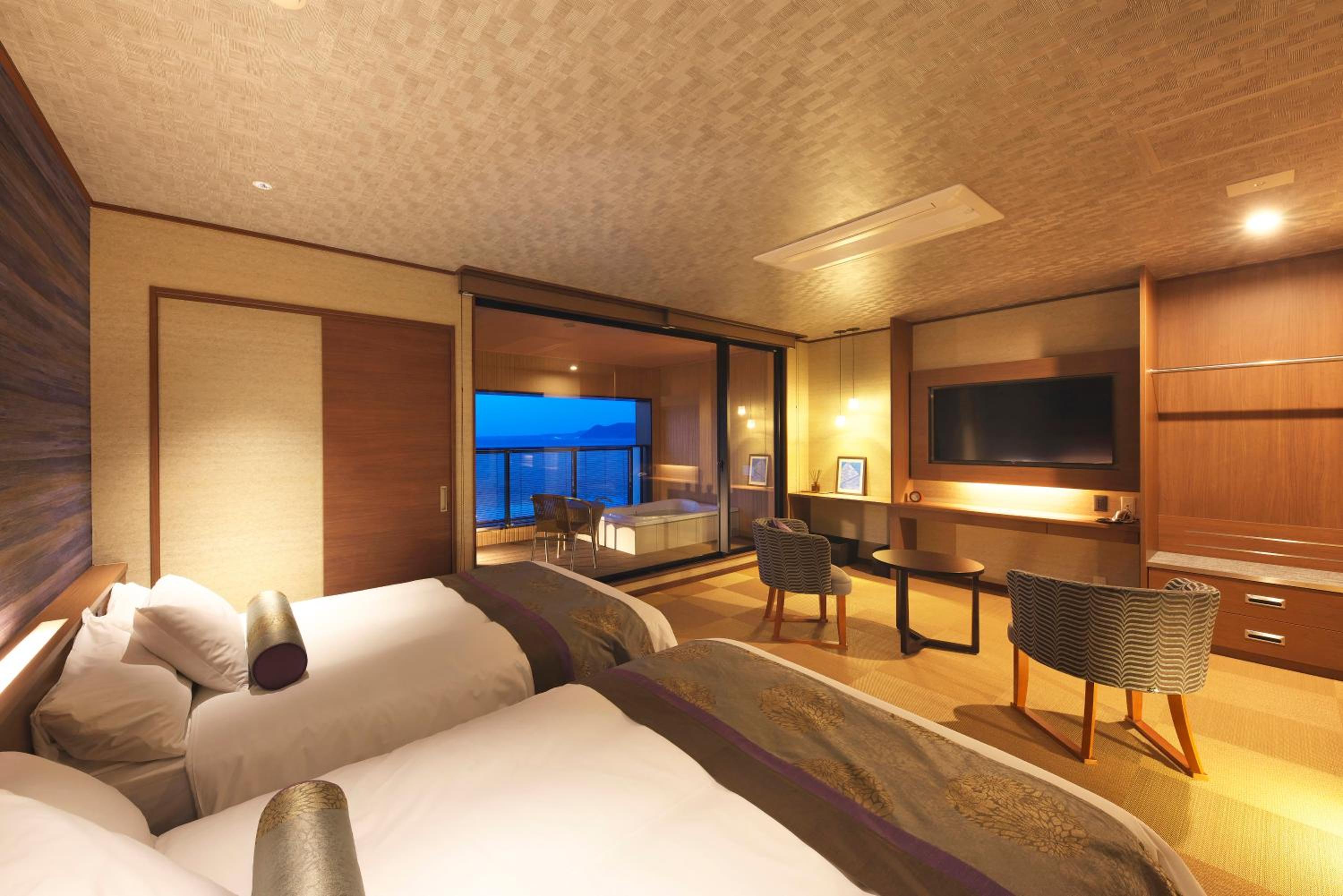 Deluxe Twin Room with Sea View