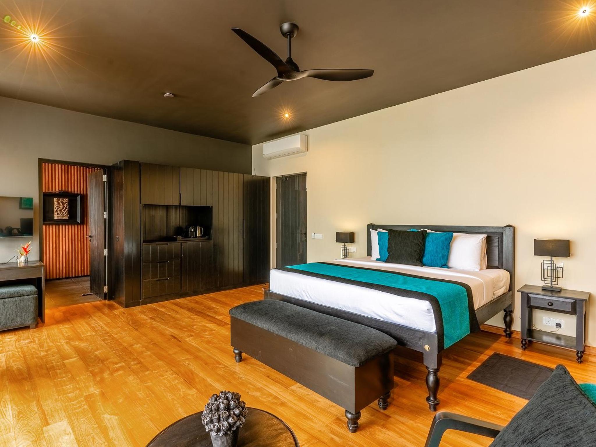Deluxe Double Room with Sea View photo 3