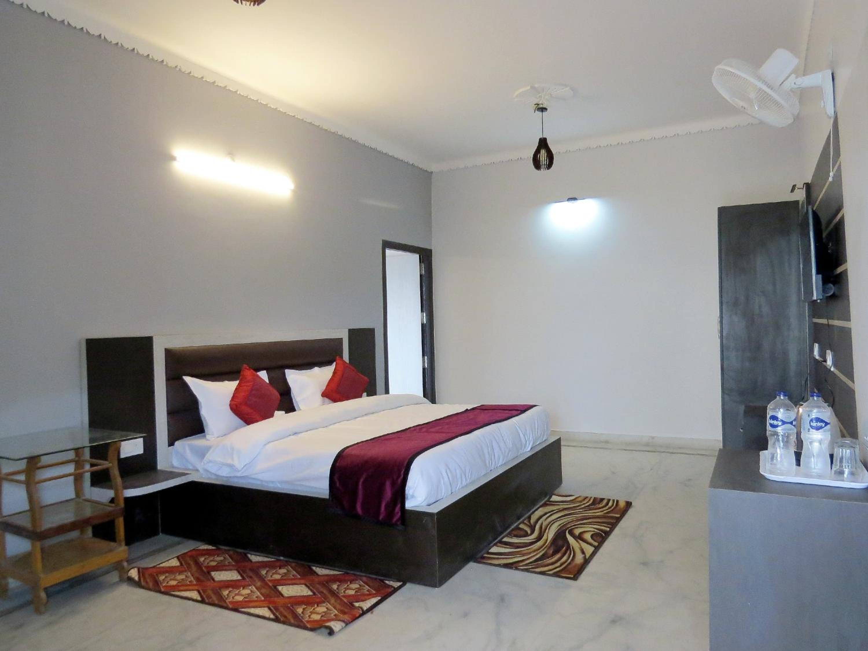 Standard Double Room photo 3