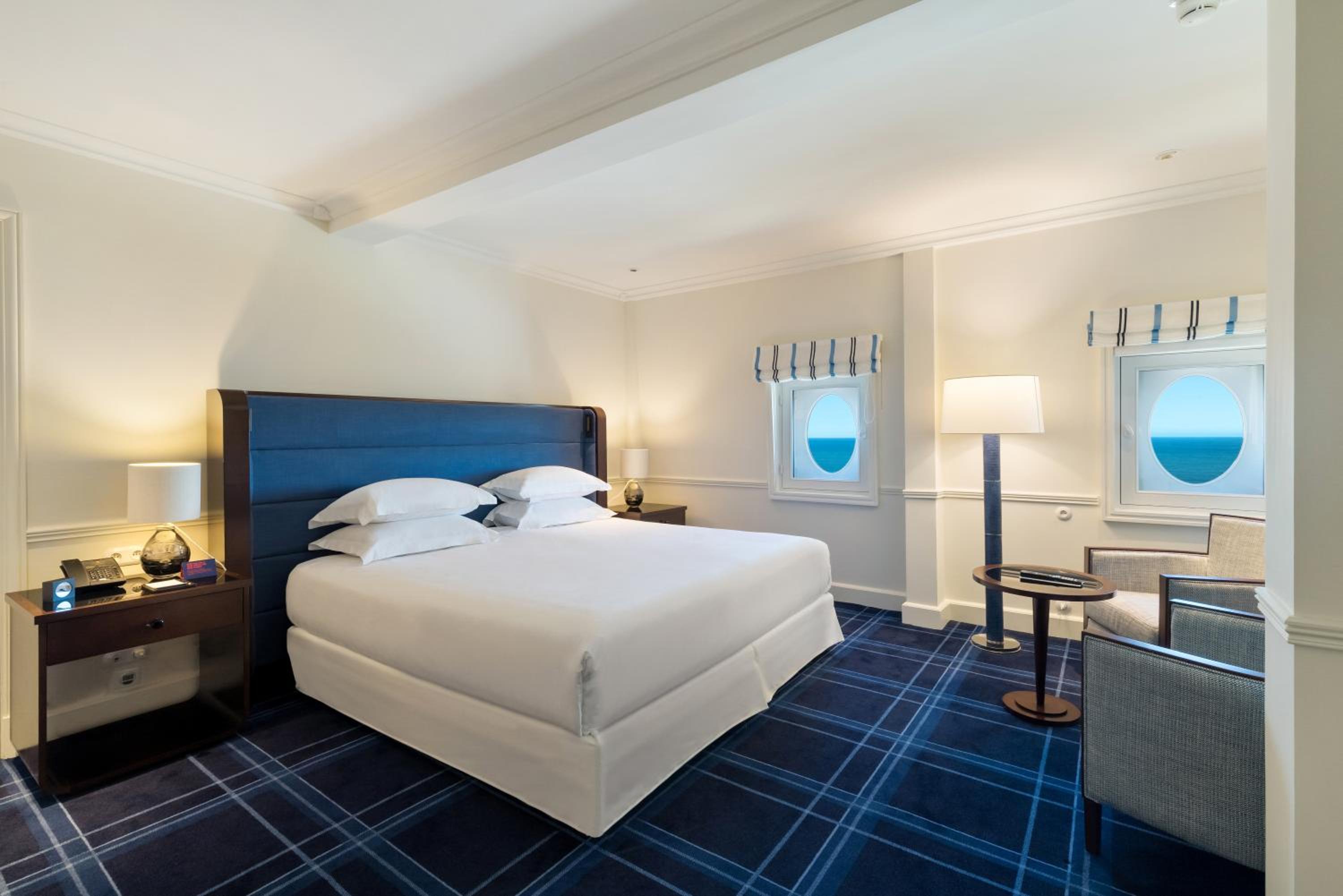 Ambassador Suite Cruise Liner