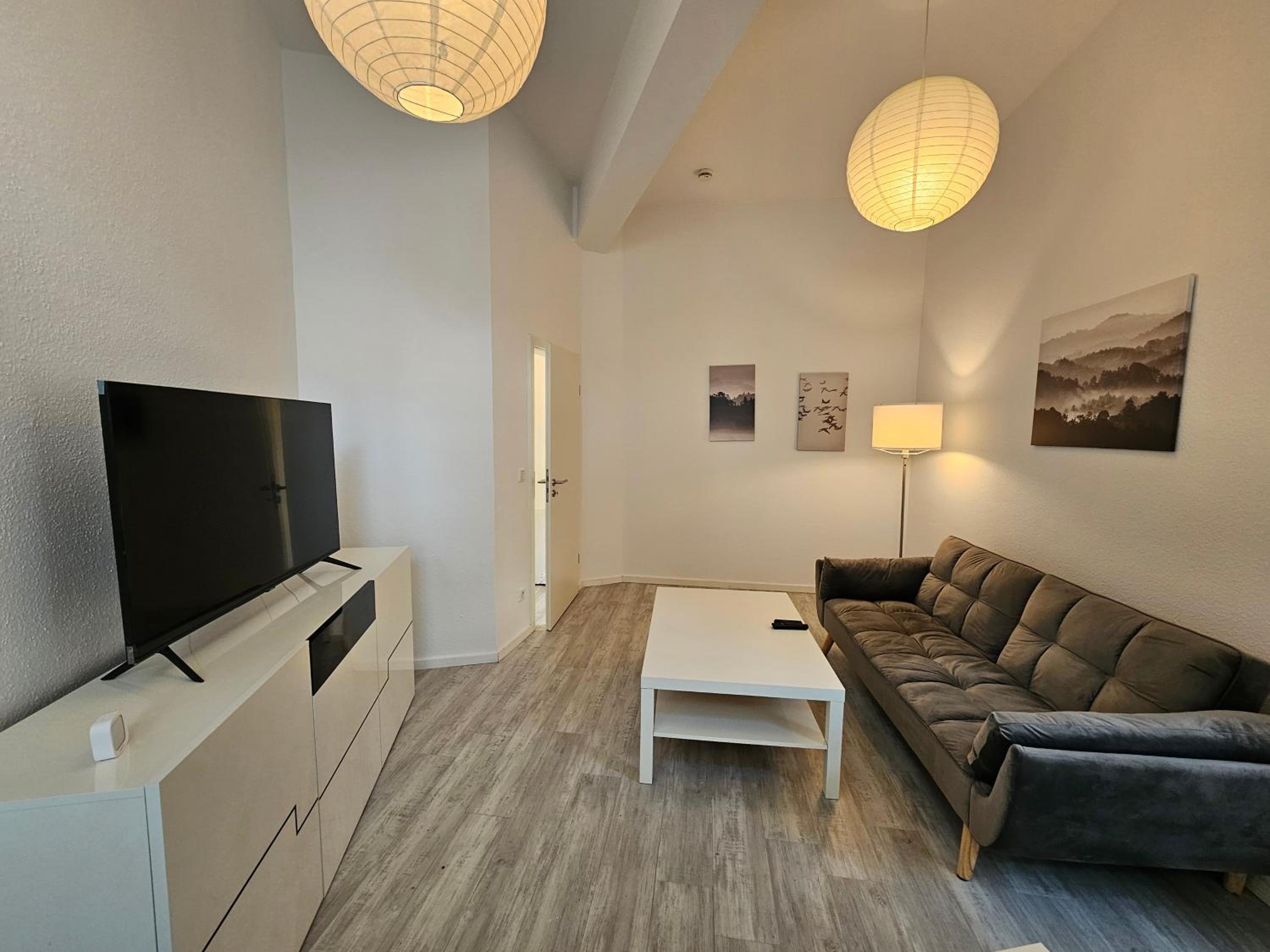 One-Bedroom Apartment photo 1
