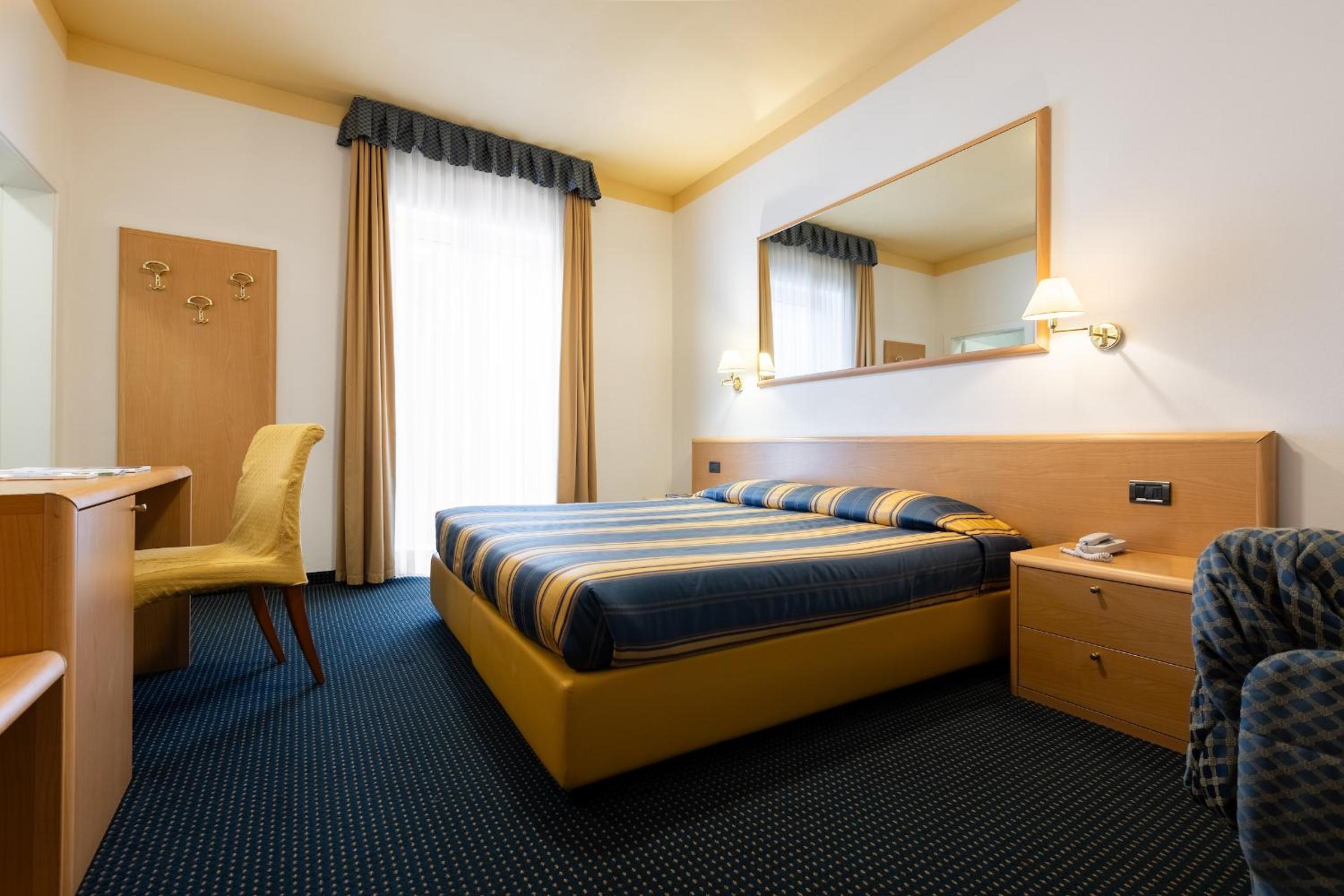 Economy Triple Room
