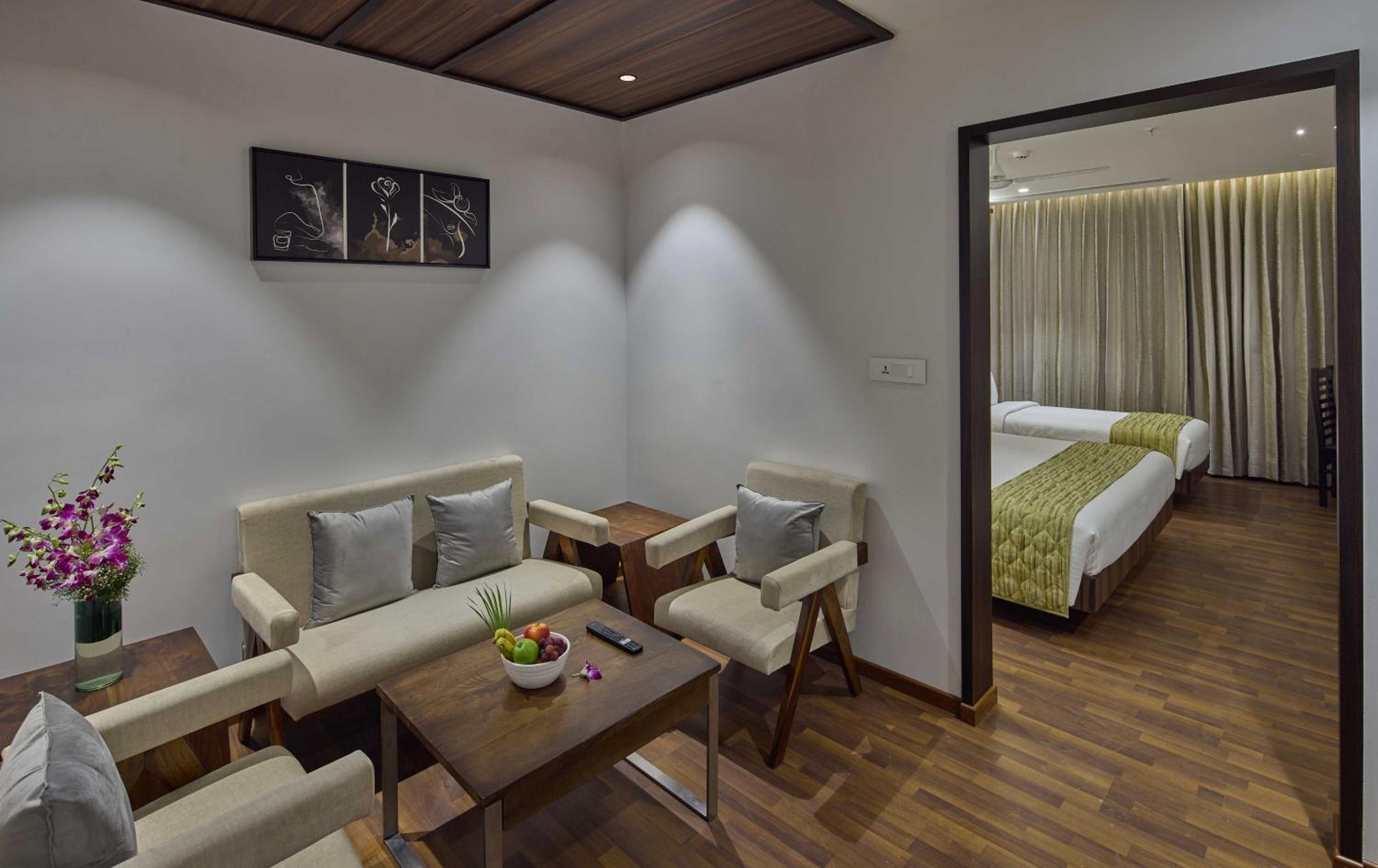 Royal Suite 01 Double Bed
 - Photo 2