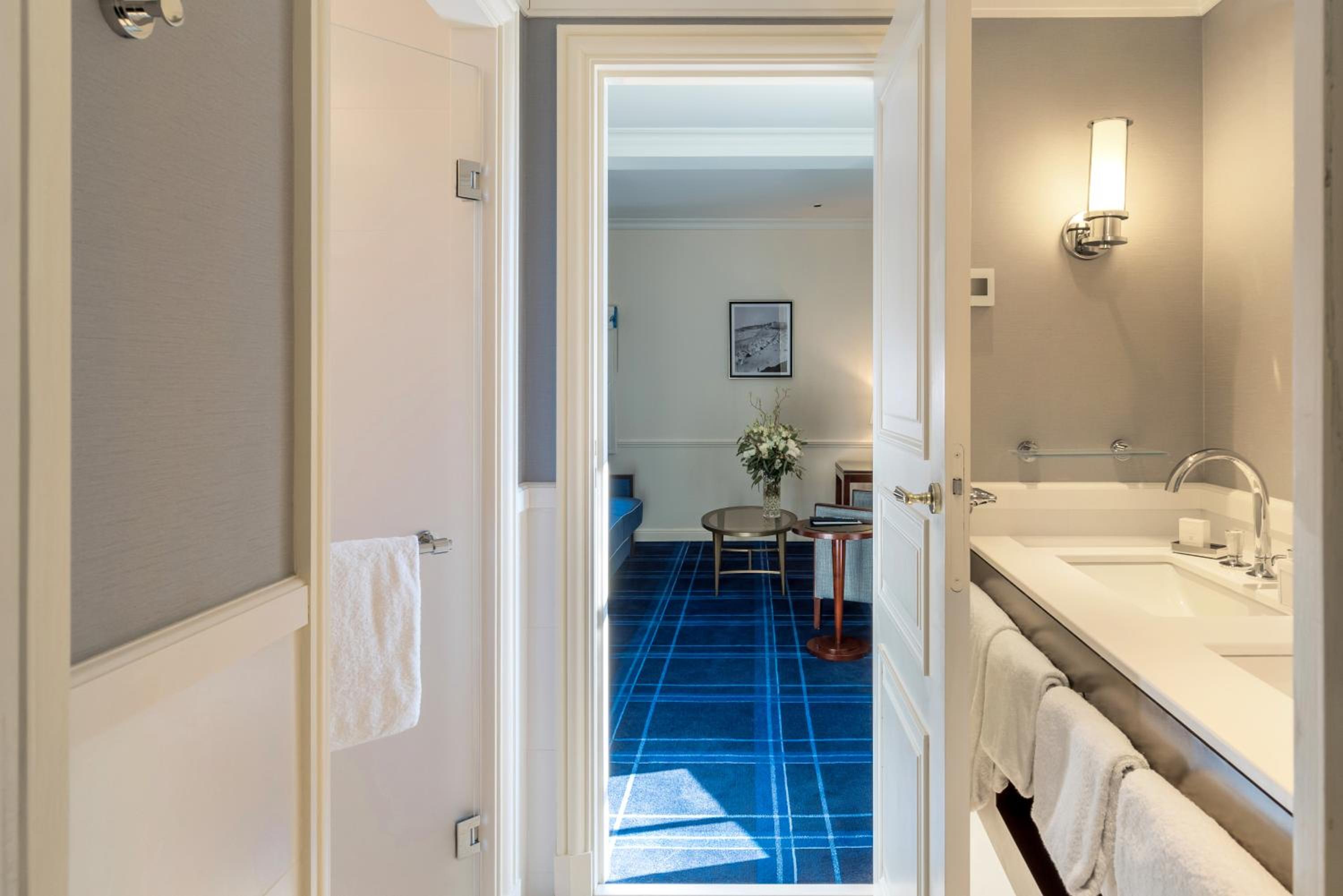 Junior Suite Cruise Liner
