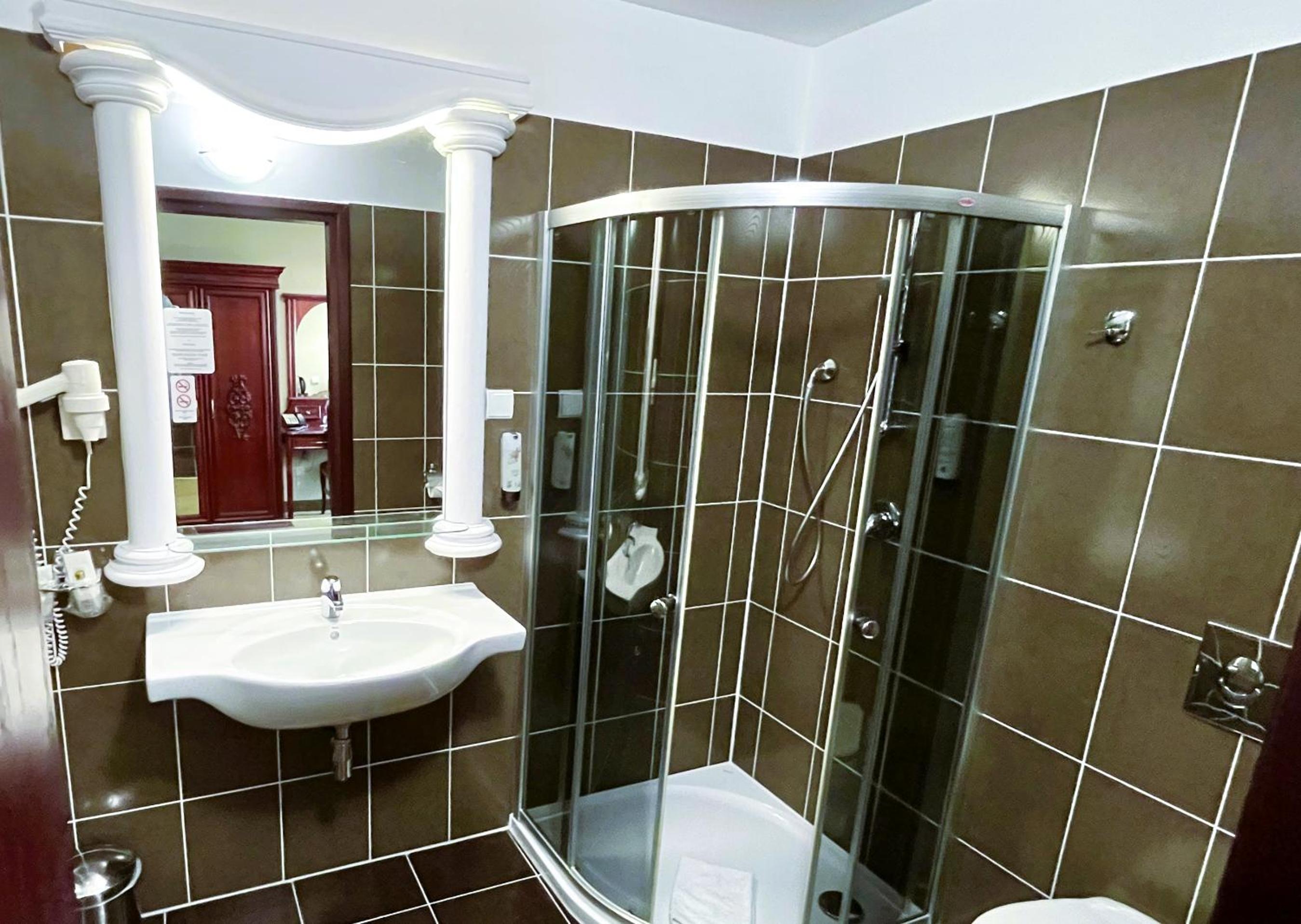 Twin Room - Photo 39