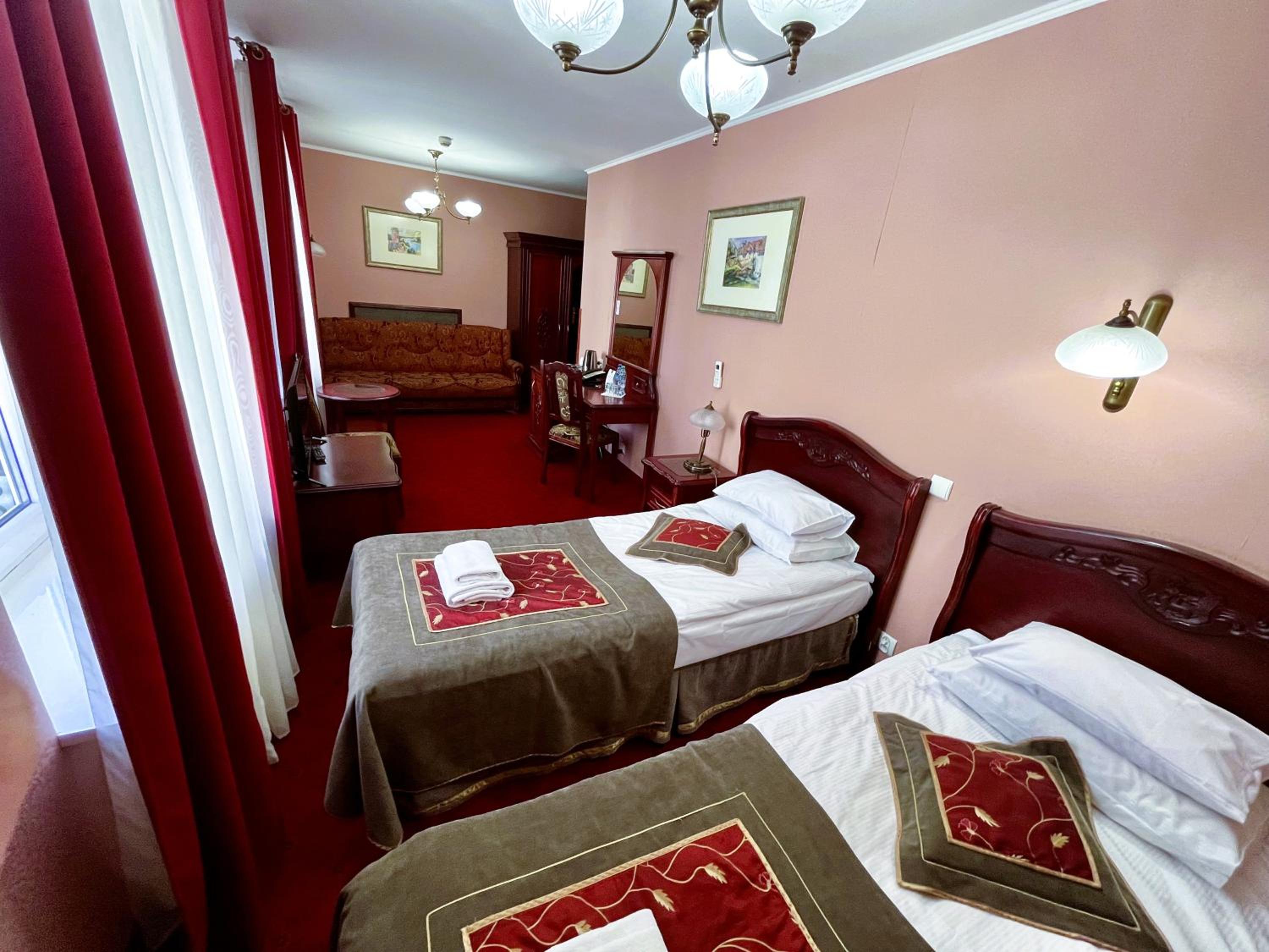 Twin Room - Photo 15