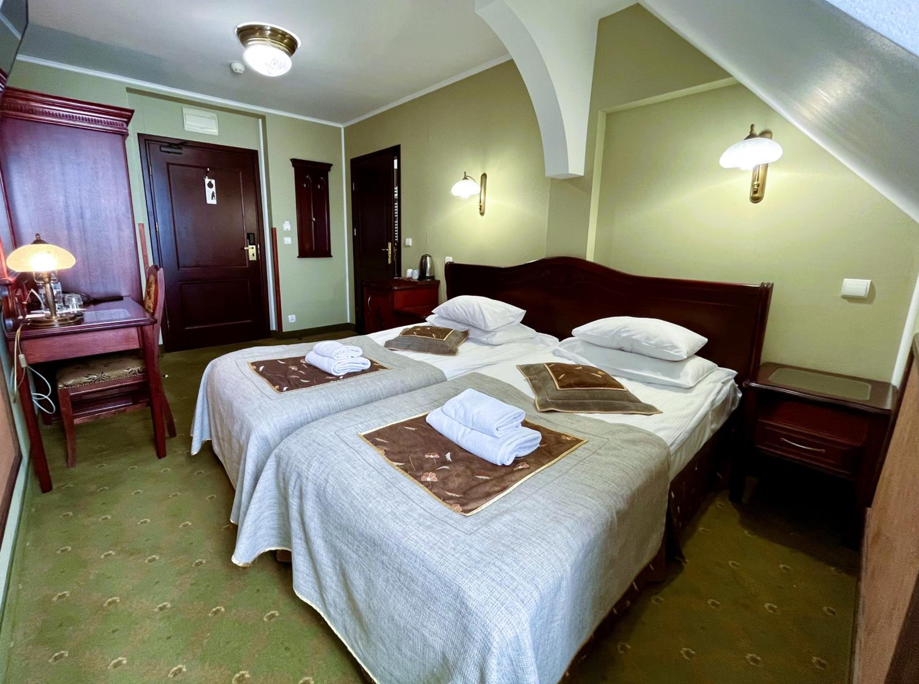 Twin Room - Photo 37