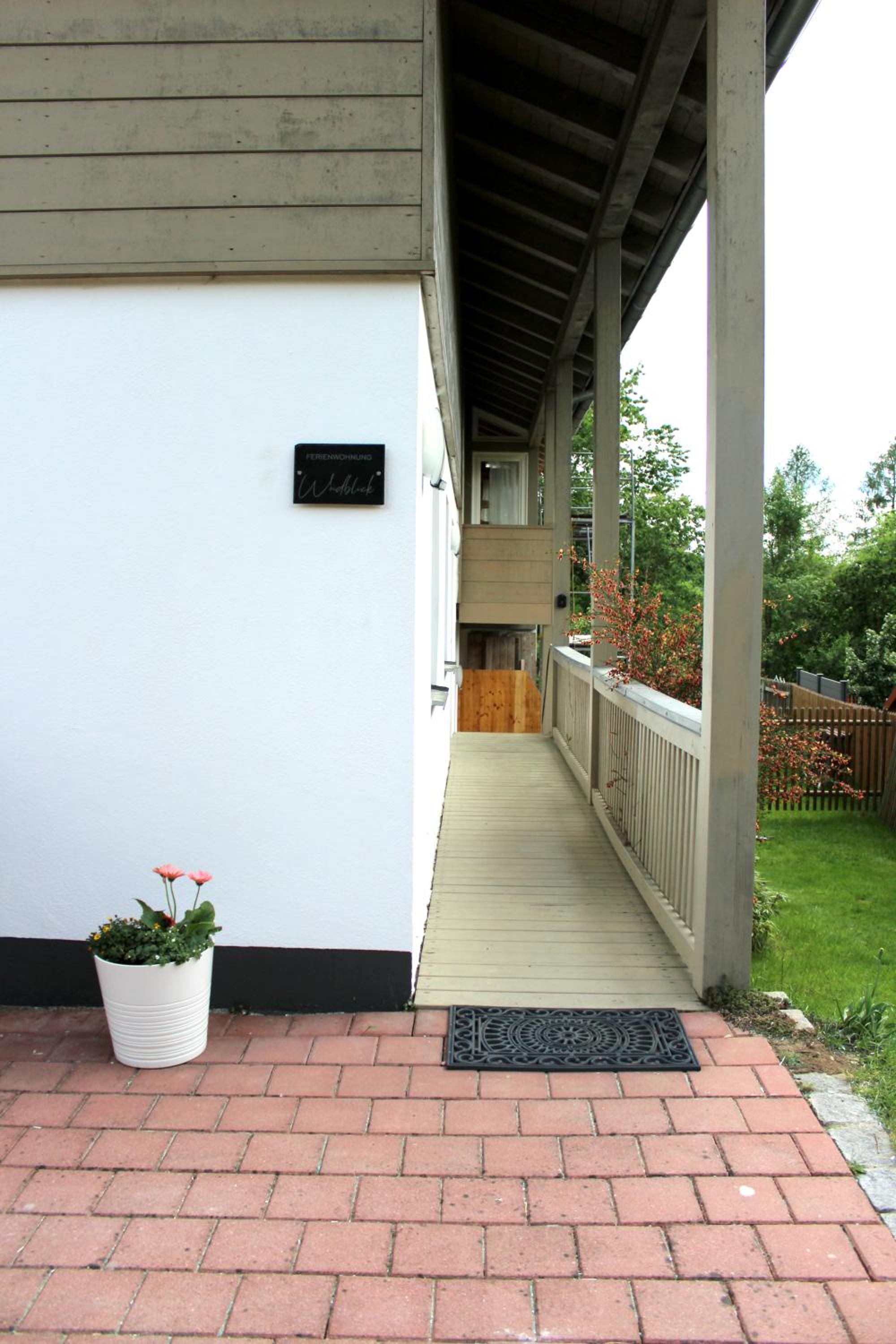 Two-Bedroom Apartment with Mountain View photo 3