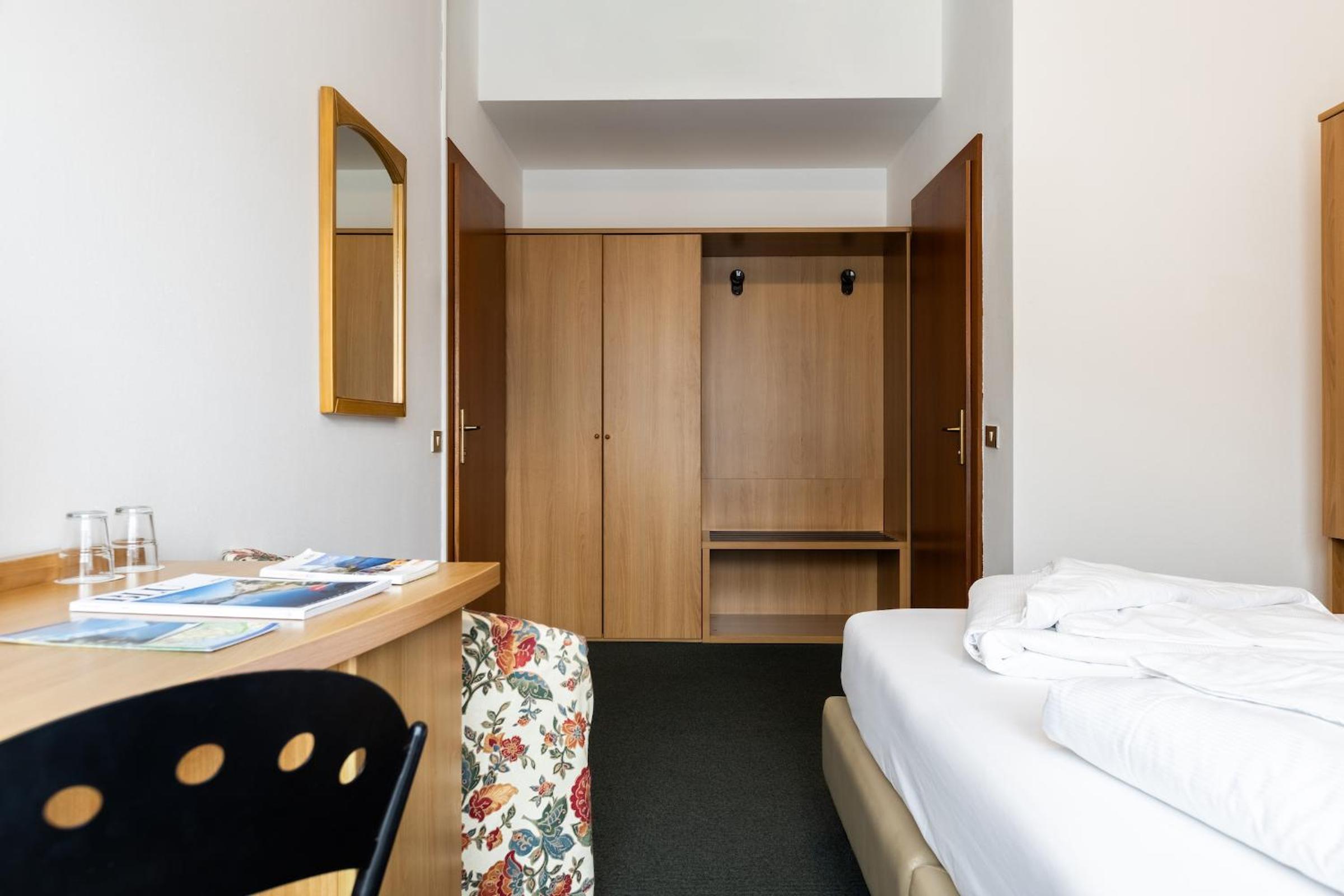 Economy Double or Twin Room - Photo 2
