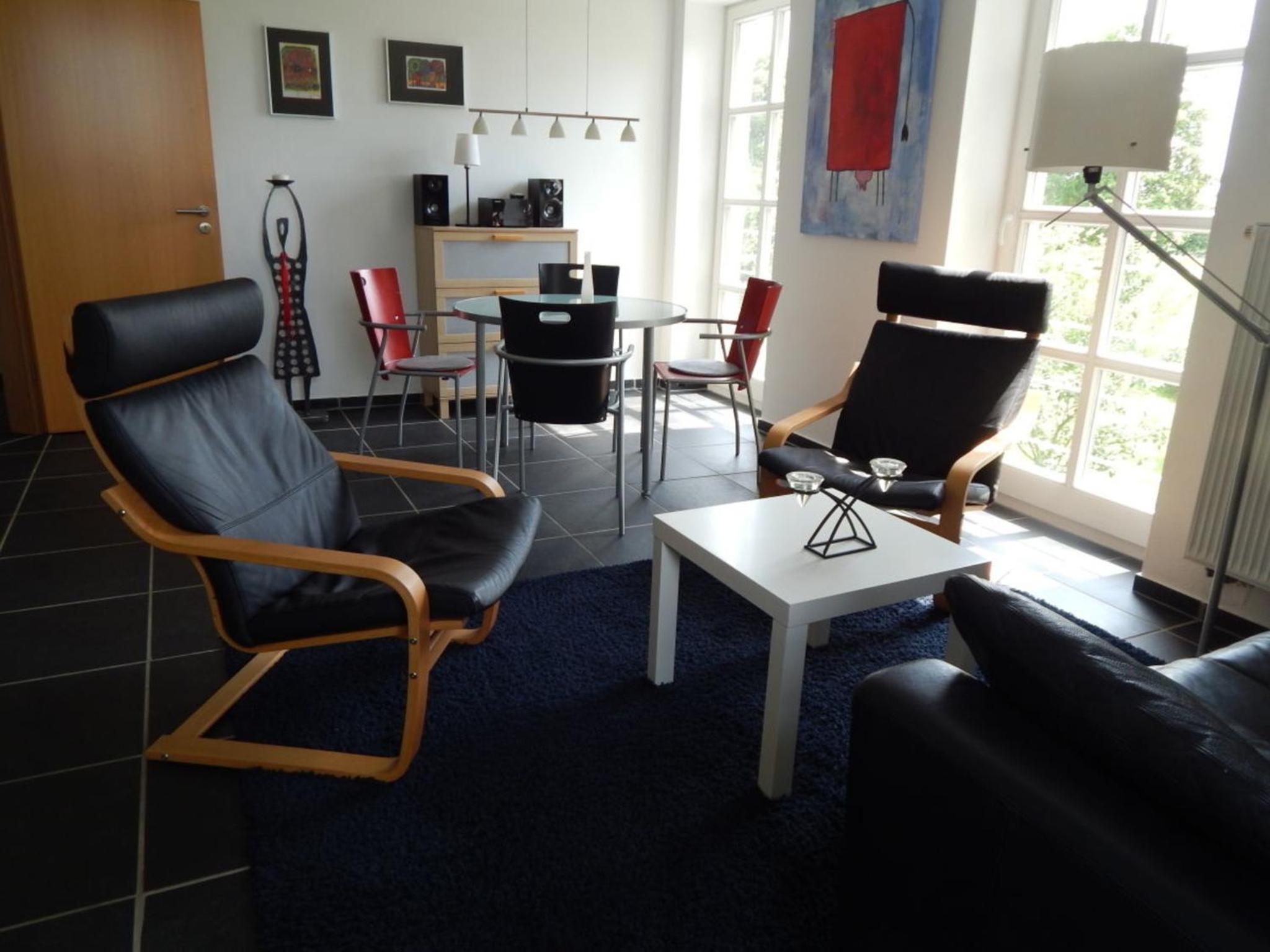 Apartment photo 2