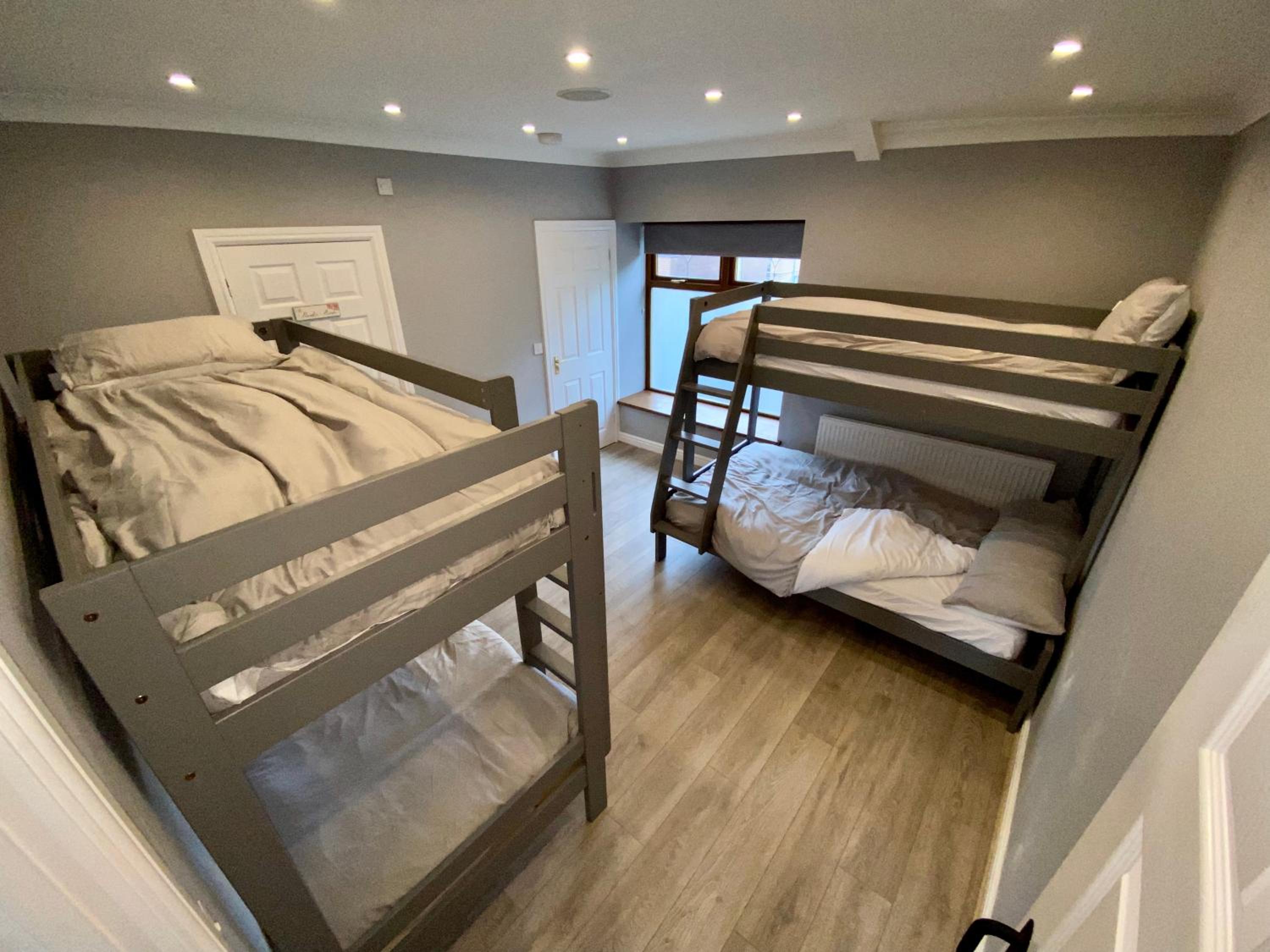 Mixed Dormitory Room photo 1