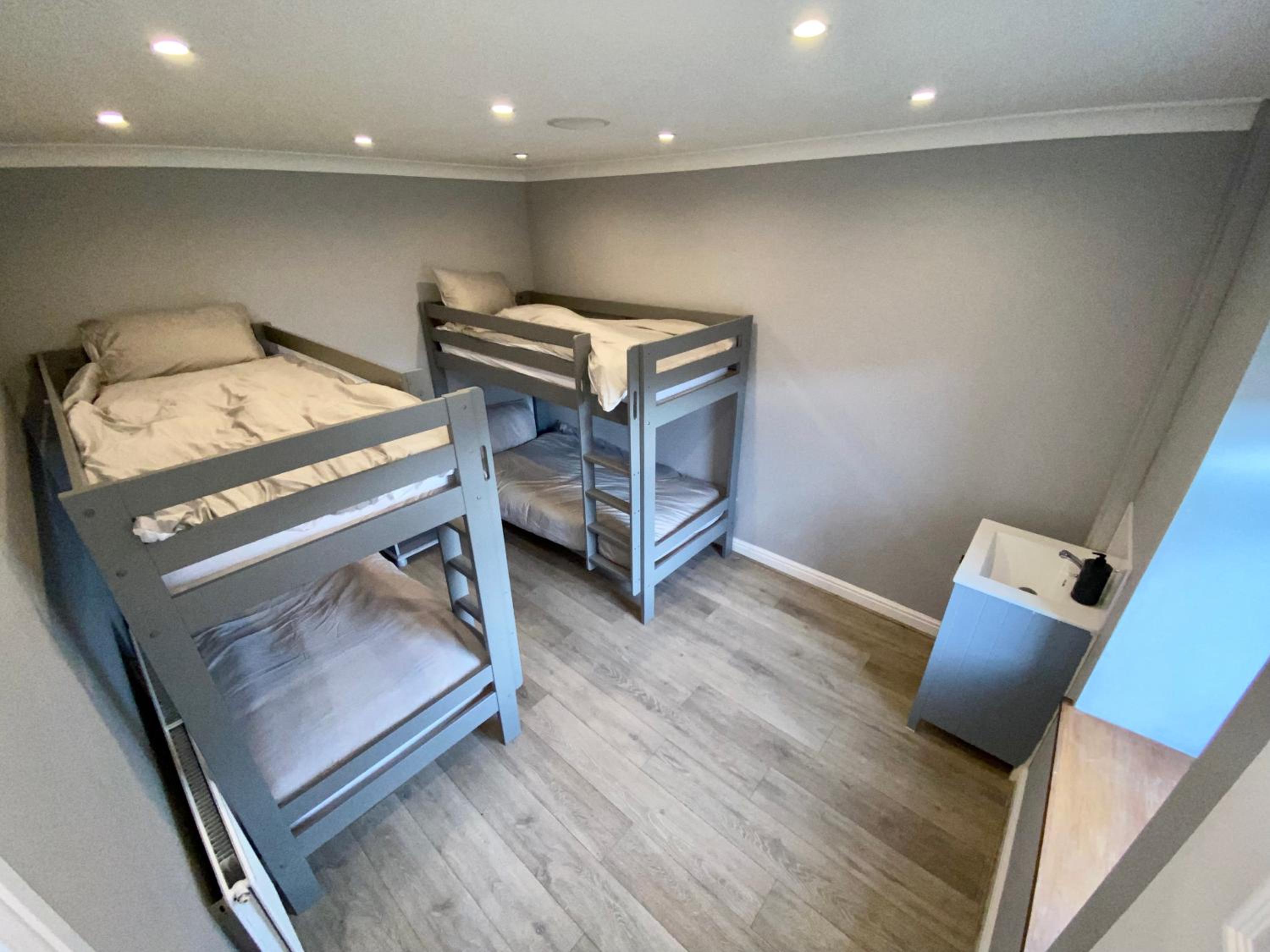 Mixed Dormitory Room photo 1
