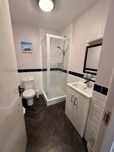 Twin Room with Bathroom