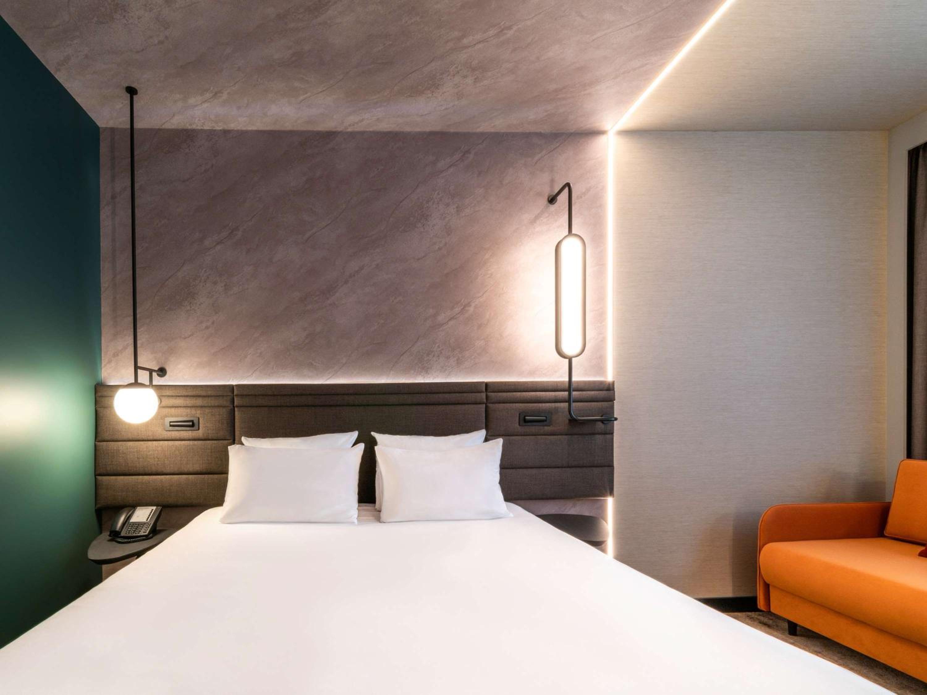 Superior Room with One Double Bed and Sofa Bed