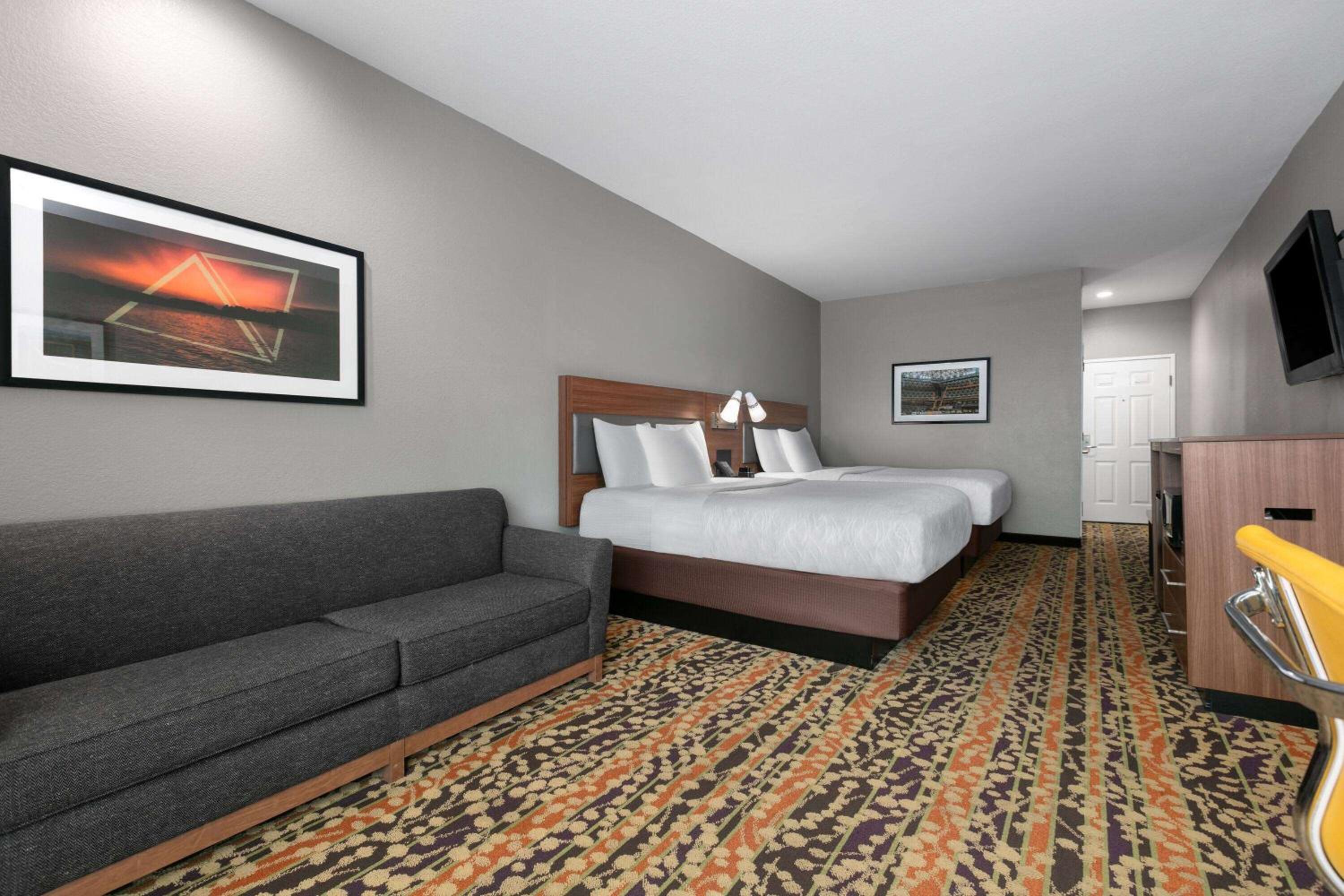 2 Queen Beds, Suite, Non-Smoking - Photo 1
