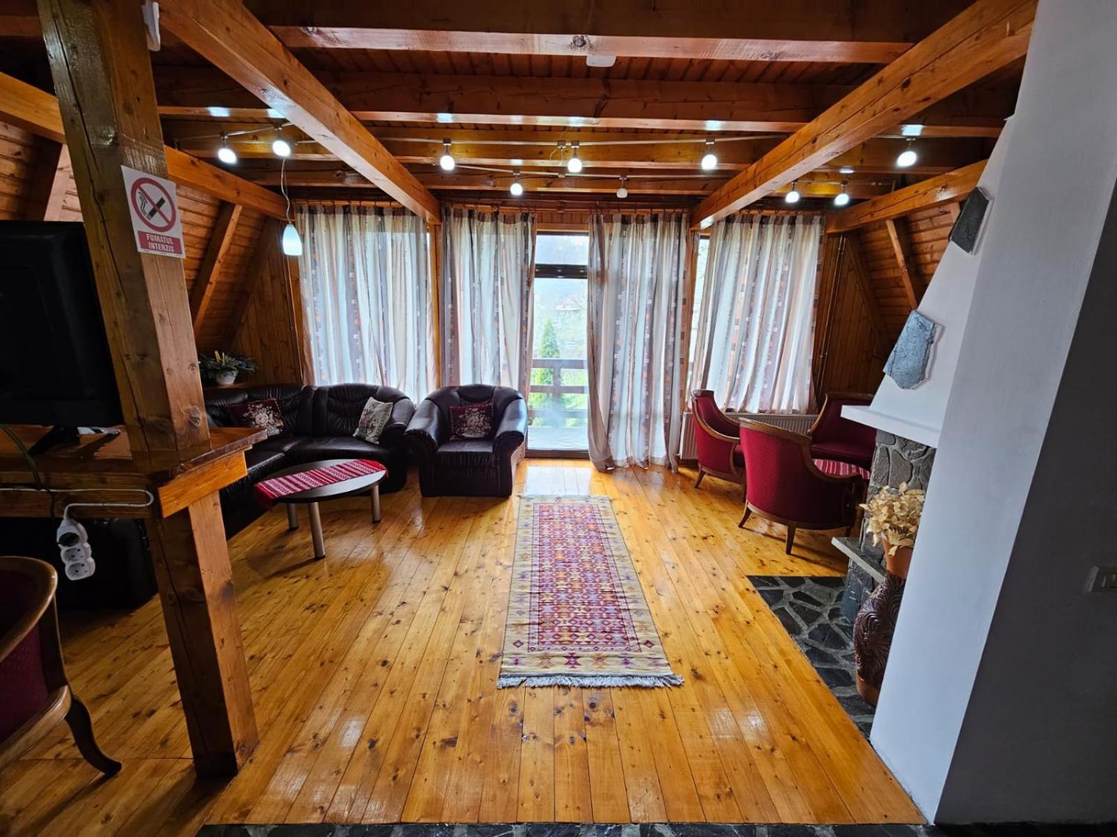 Three-Bedroom Chalet photo 1