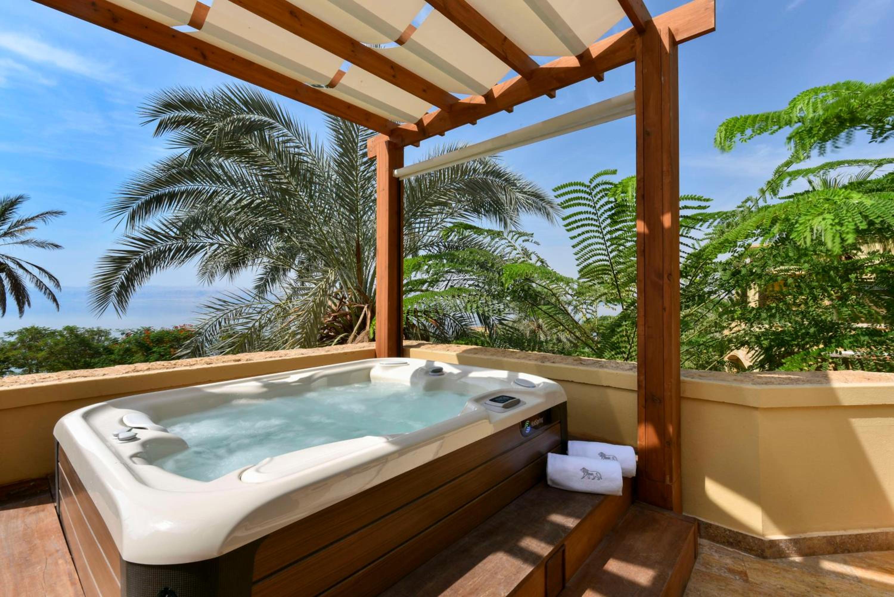 Ishtar Honeymoon Suite thumbnail 6