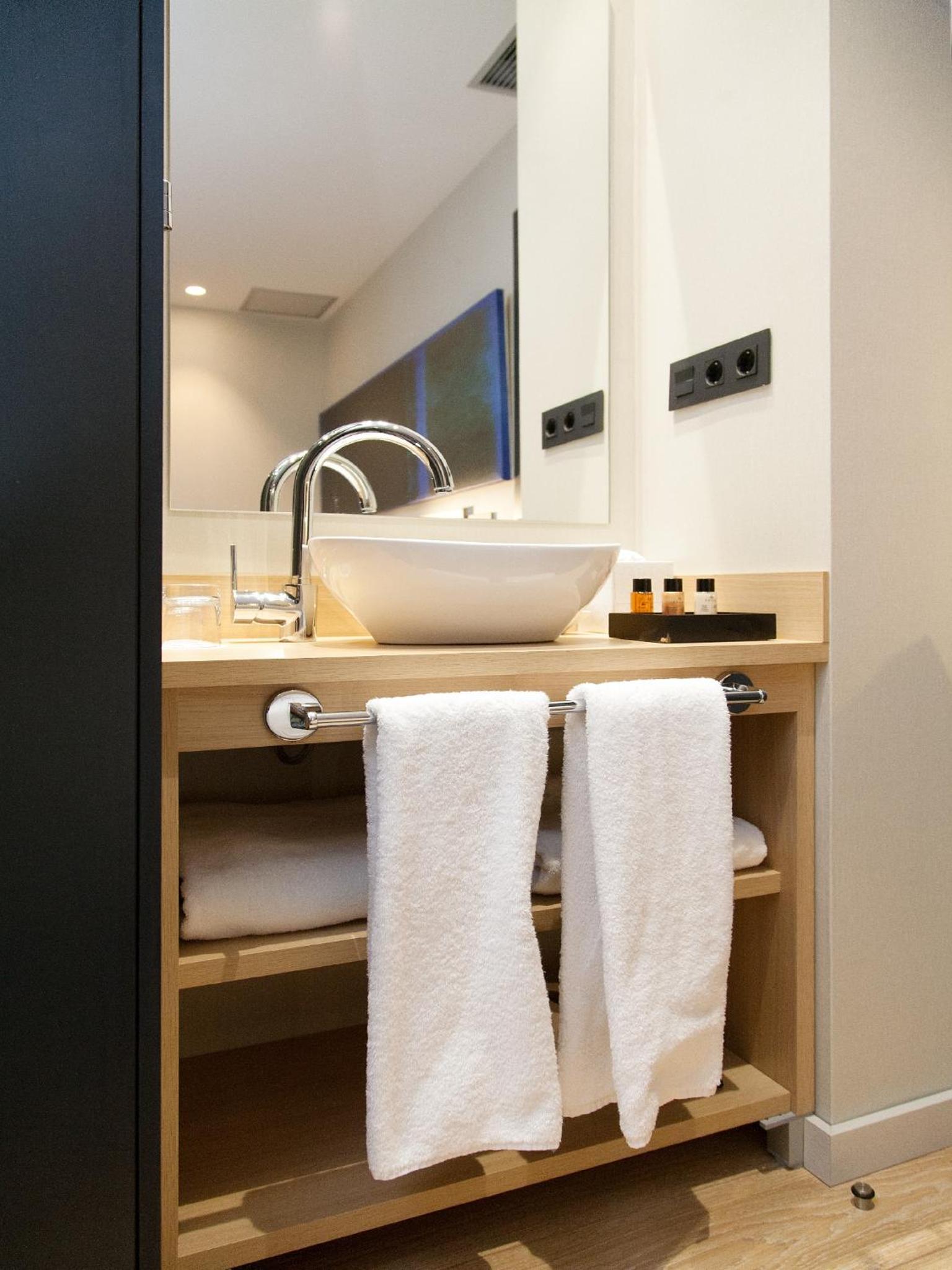 Single Room photo 2