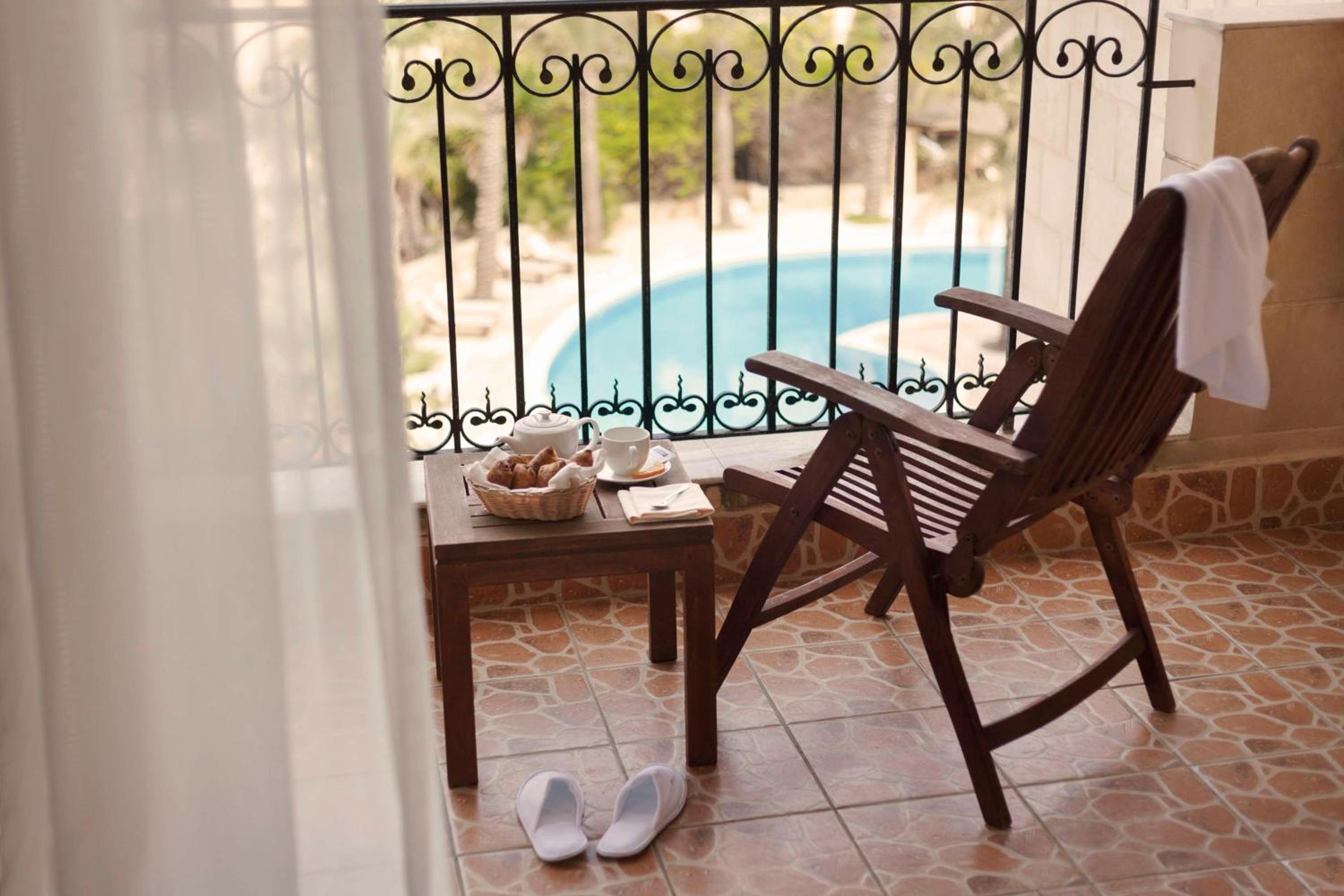 Grand Deluxe Pool View Room - Photo 2