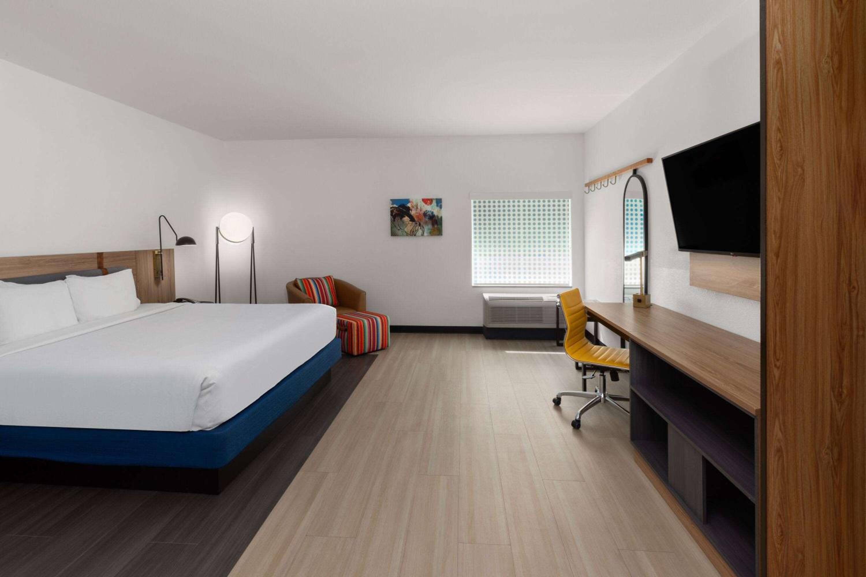 King Room with Kitchenette - Non-Smoking - Photo 1