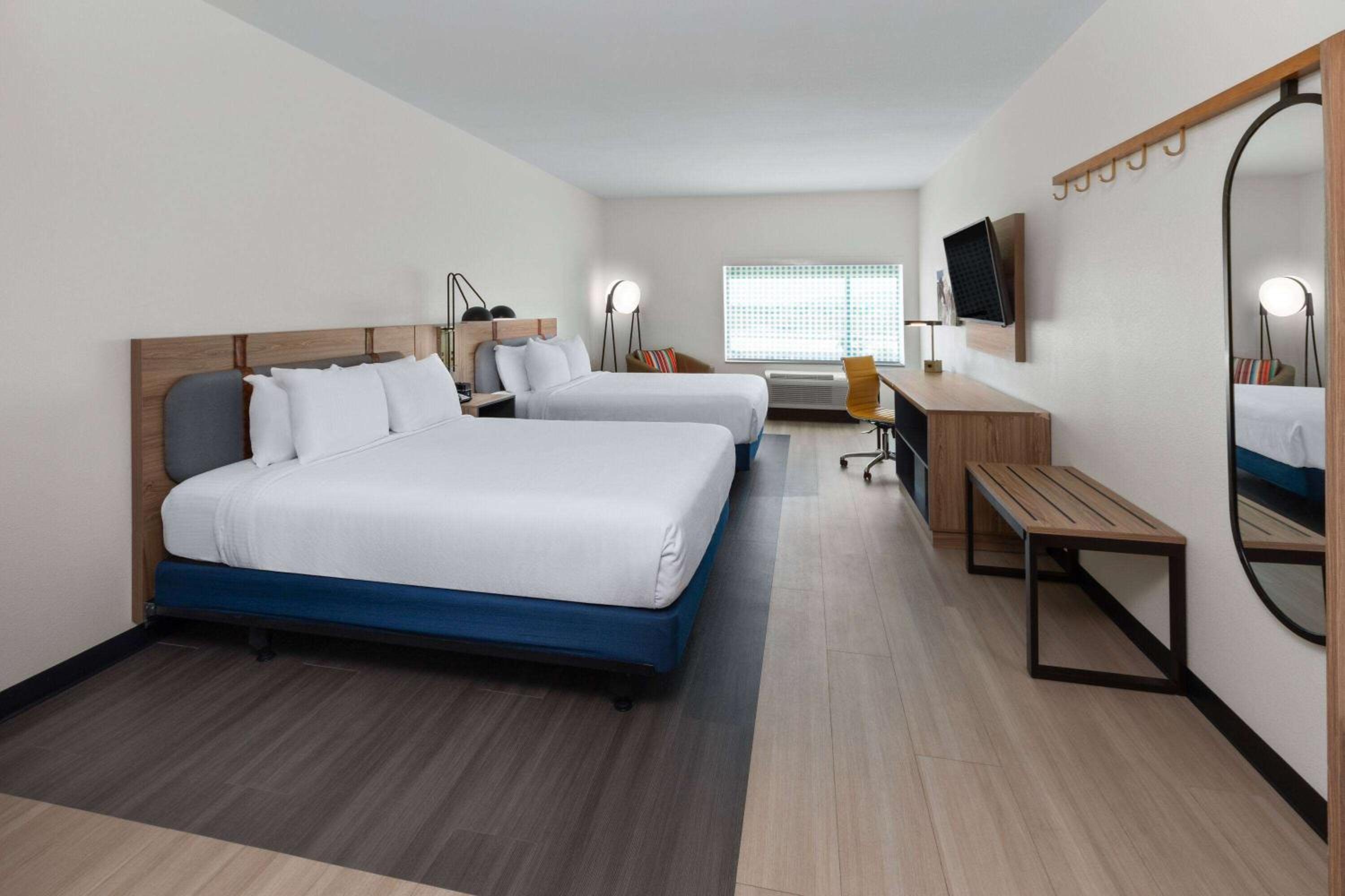Queen Room with Two Queen Beds, Bathtub with Grab Bars and Kitchenette - Mobility and Hearing Access/Non-Smoking - Photo 1