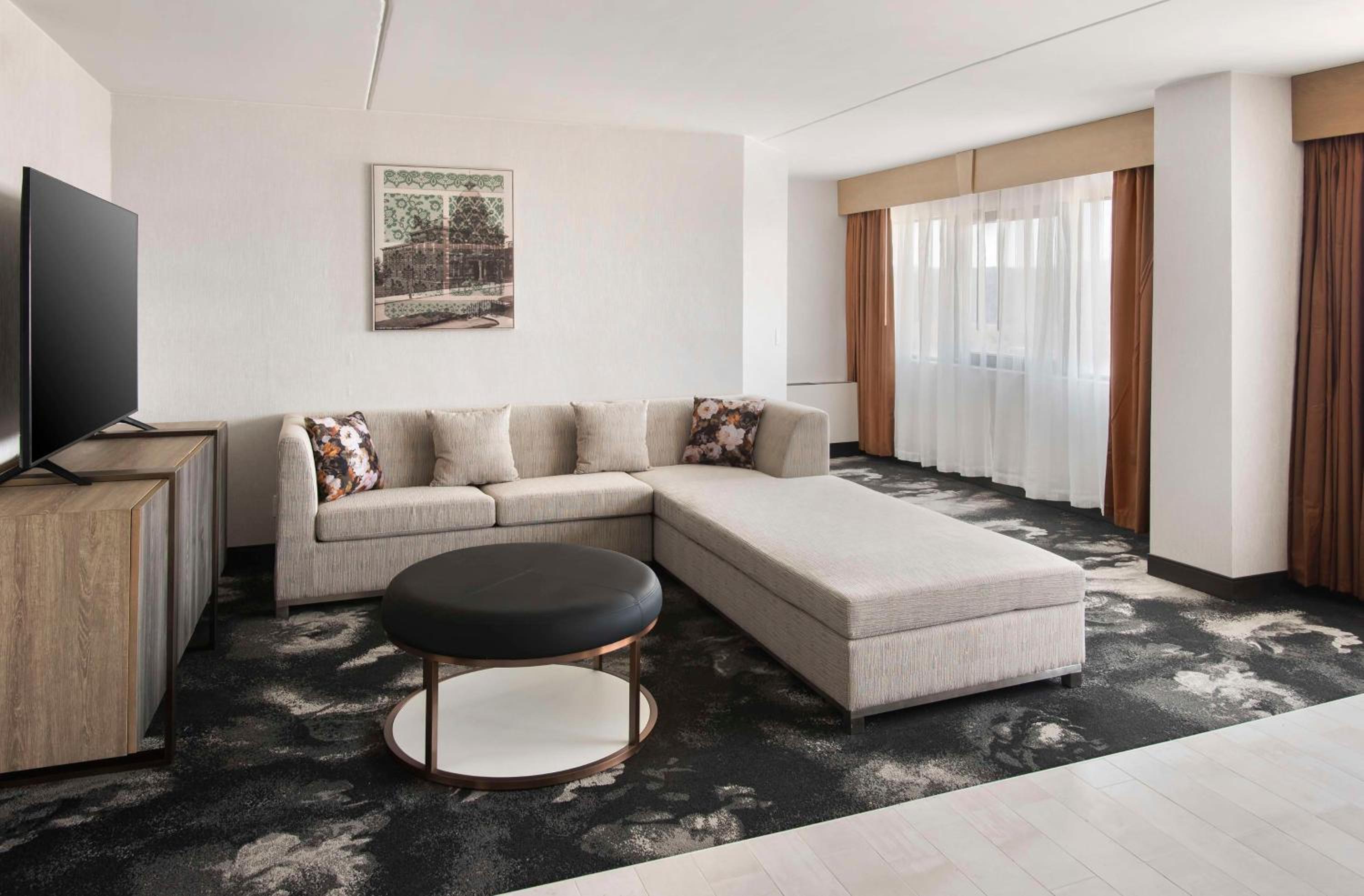 Two-Room King Suite with Mountain View