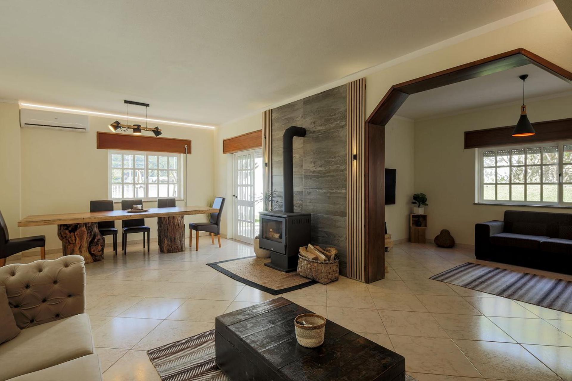Four-Bedroom House photo 2