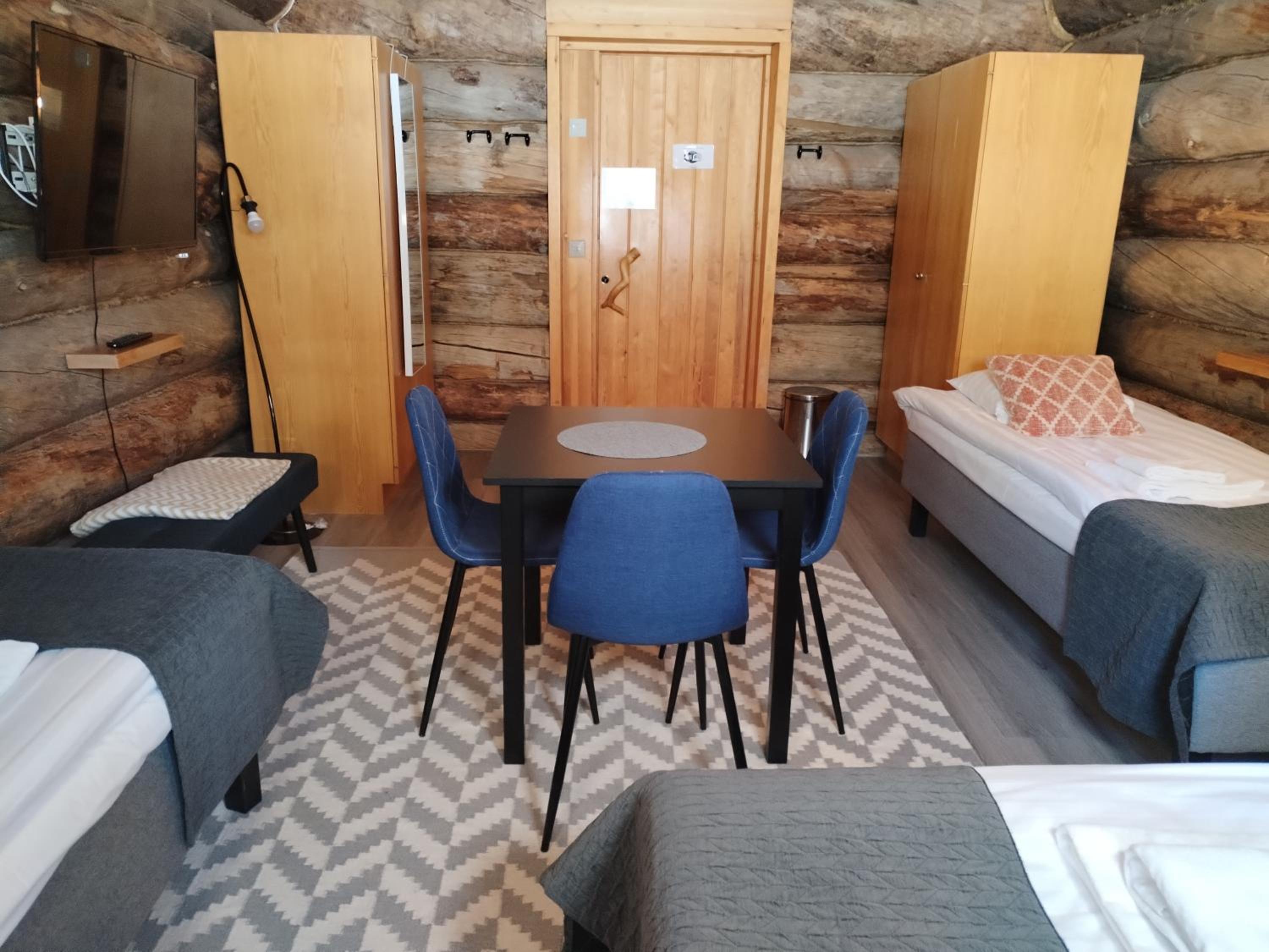 Triple Room with Shared Bathroom photo 3