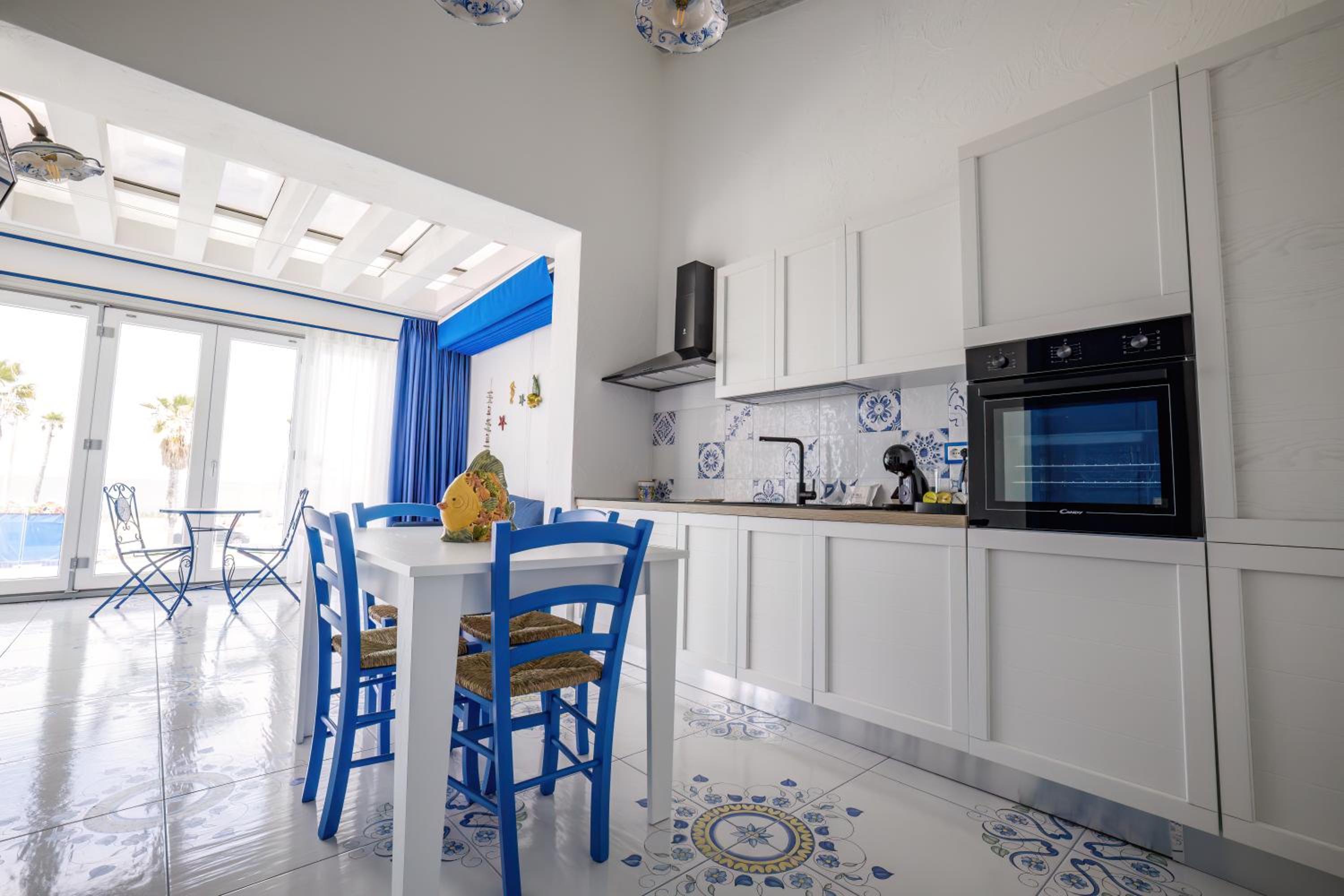 Apartment with Sea View - Photo 19