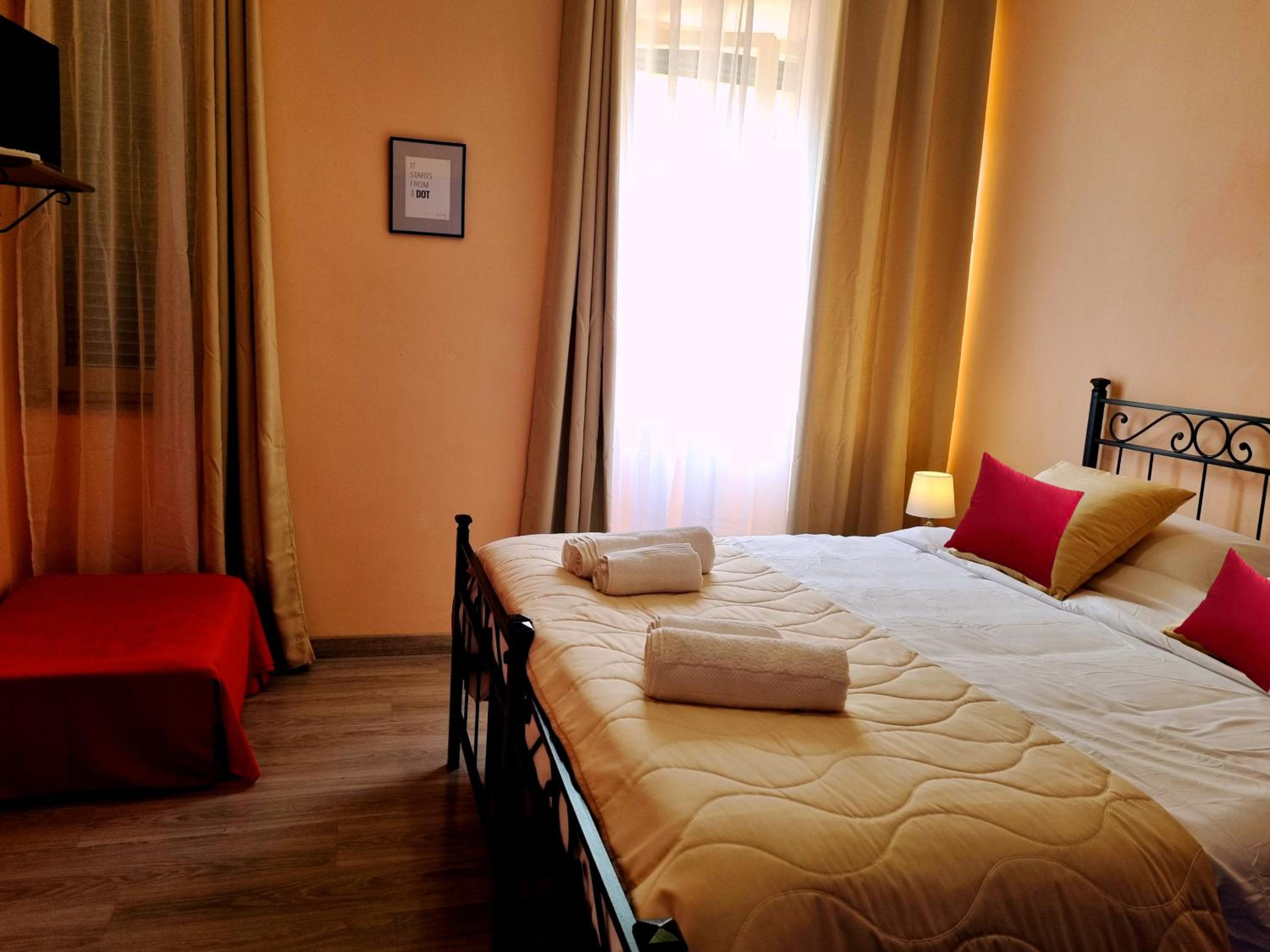 Deluxe Room - Photo 11