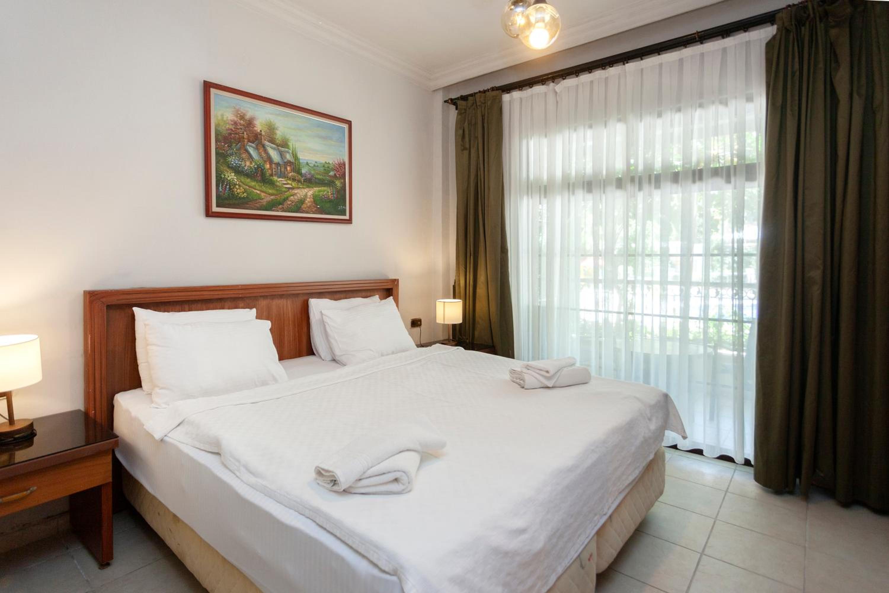 Double Room With Pool View photo 3