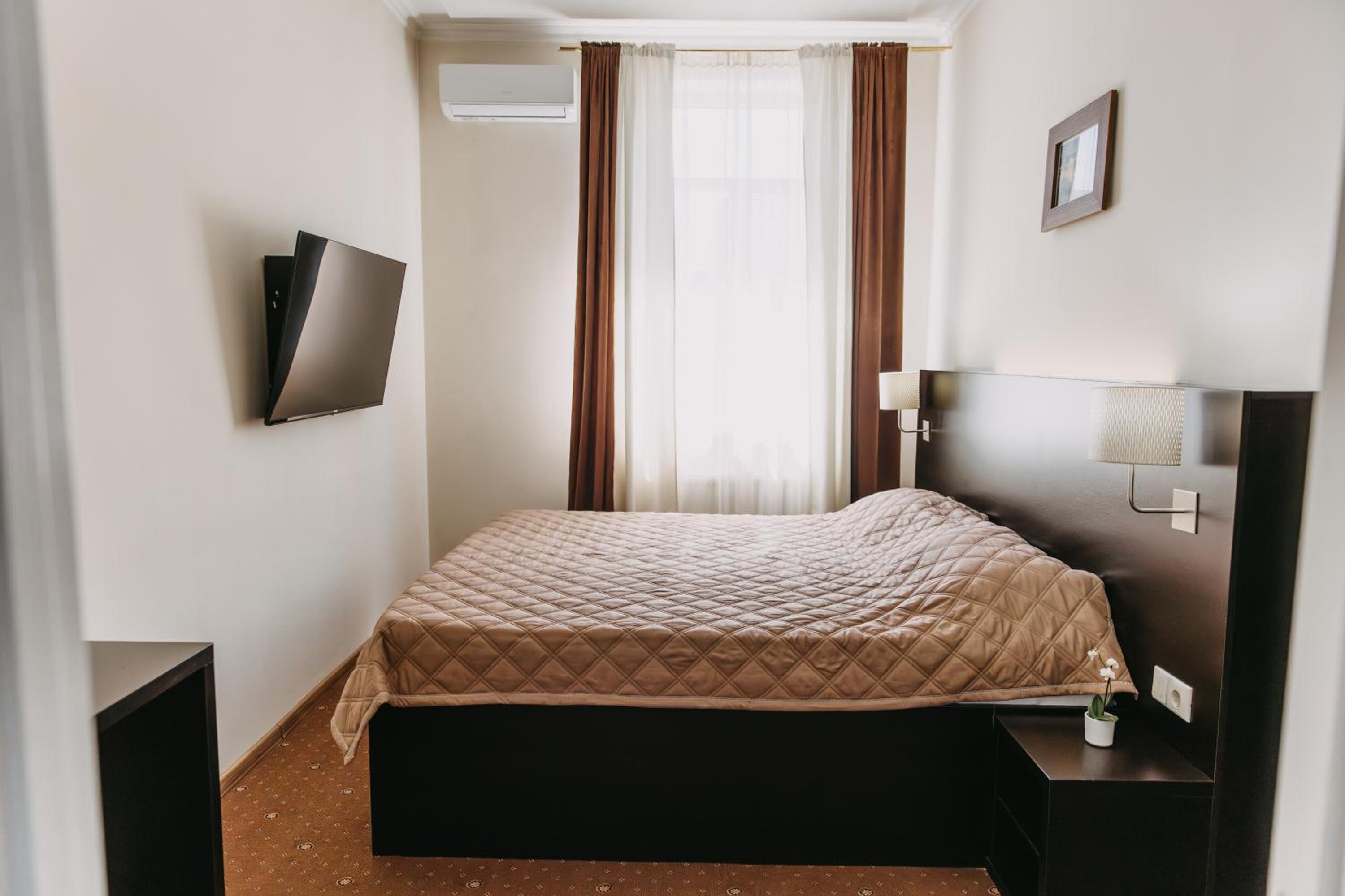 Basic Double Room photo 3