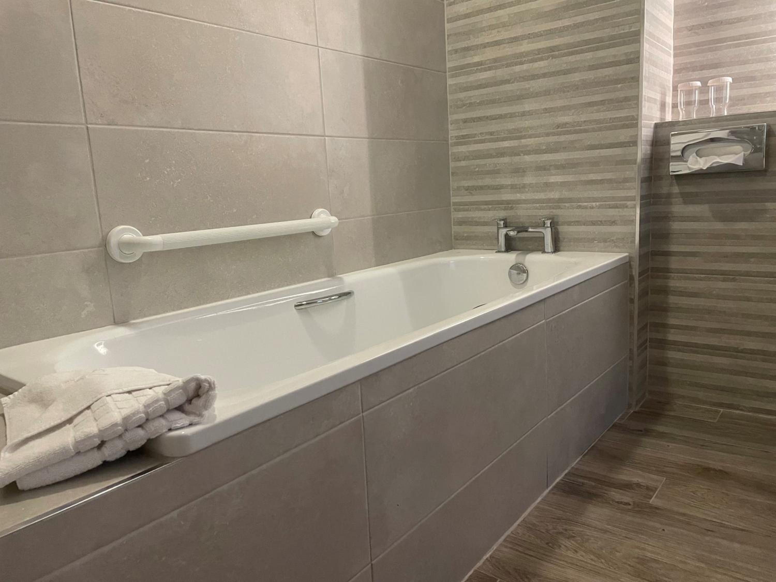 Double Room - Disability Access photo 2