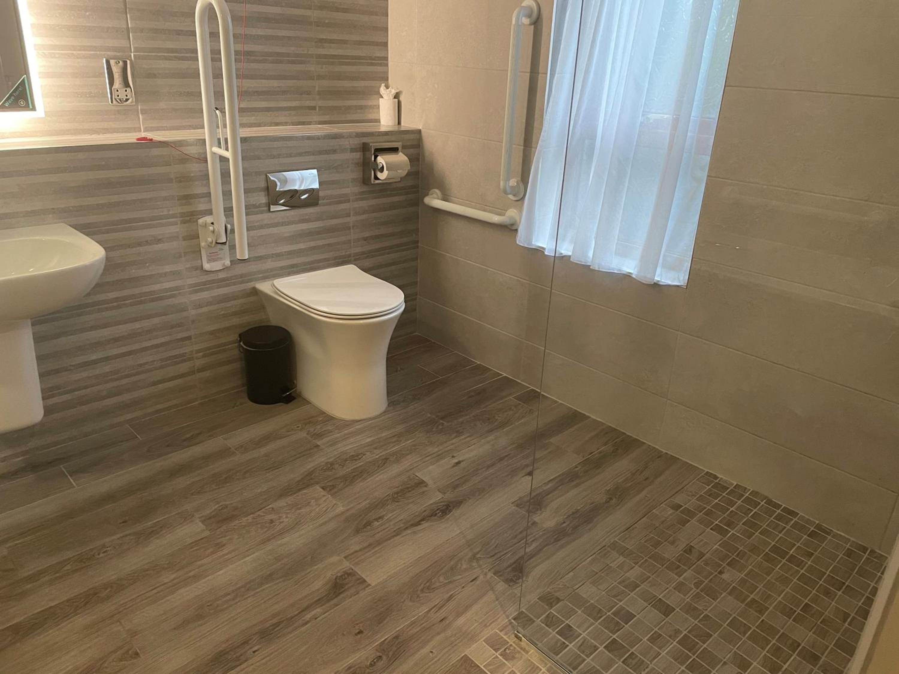 Double Room - Disability Access photo 3