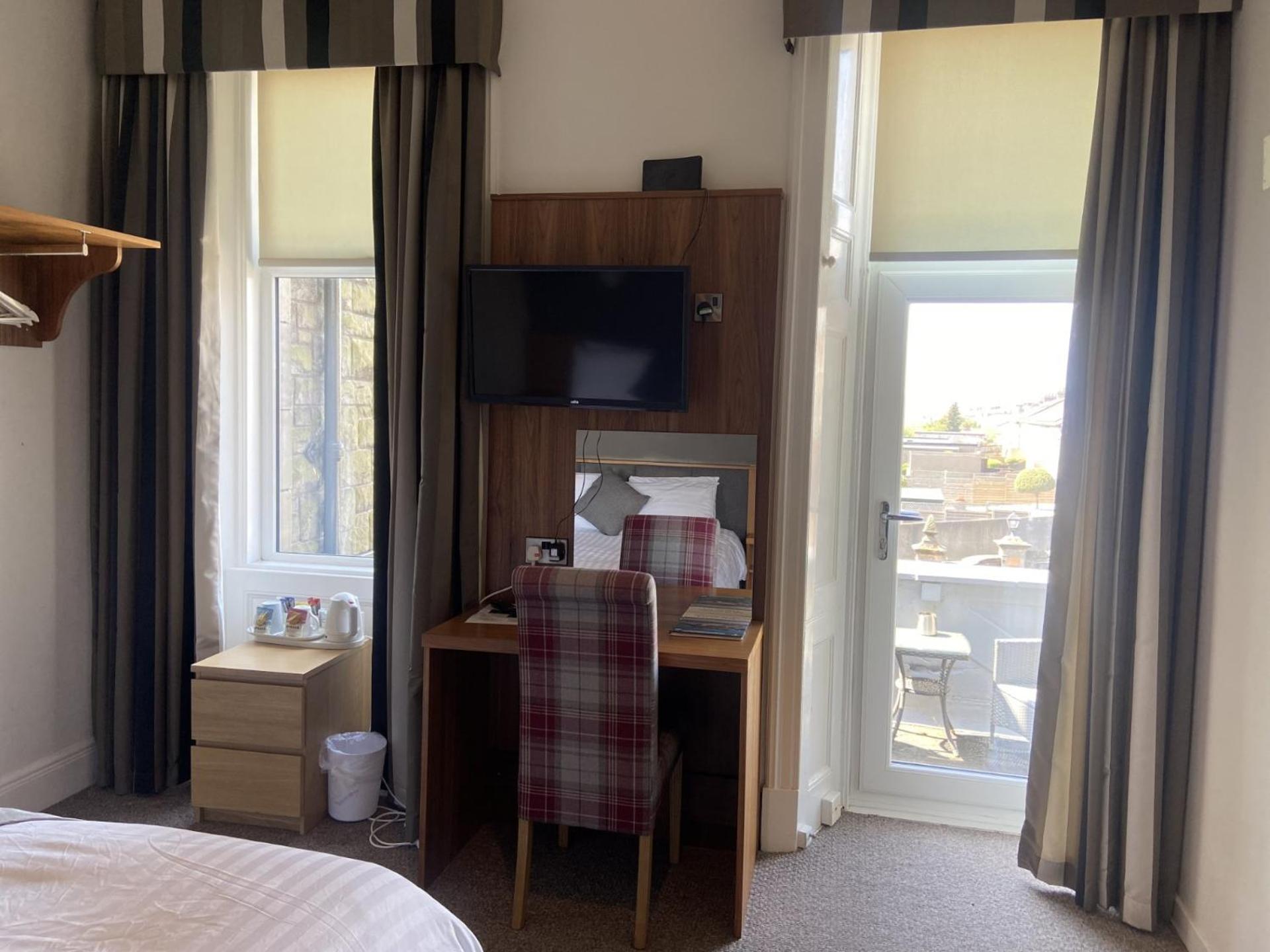 Double Room - Photo 2