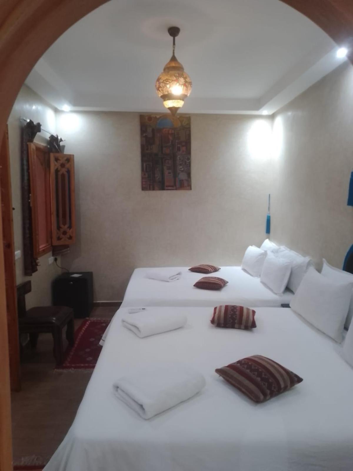 Quadruple Room with Private Bathroom - Photo 2