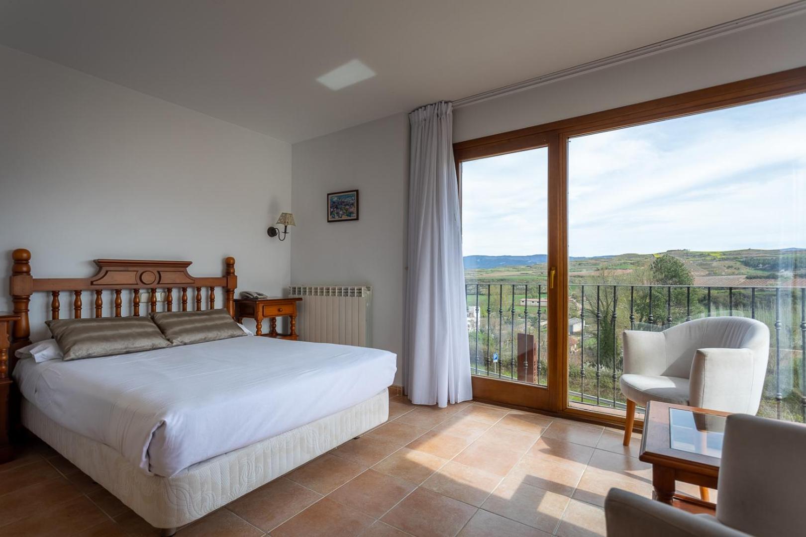 Standard Double or Twin Room photo 3