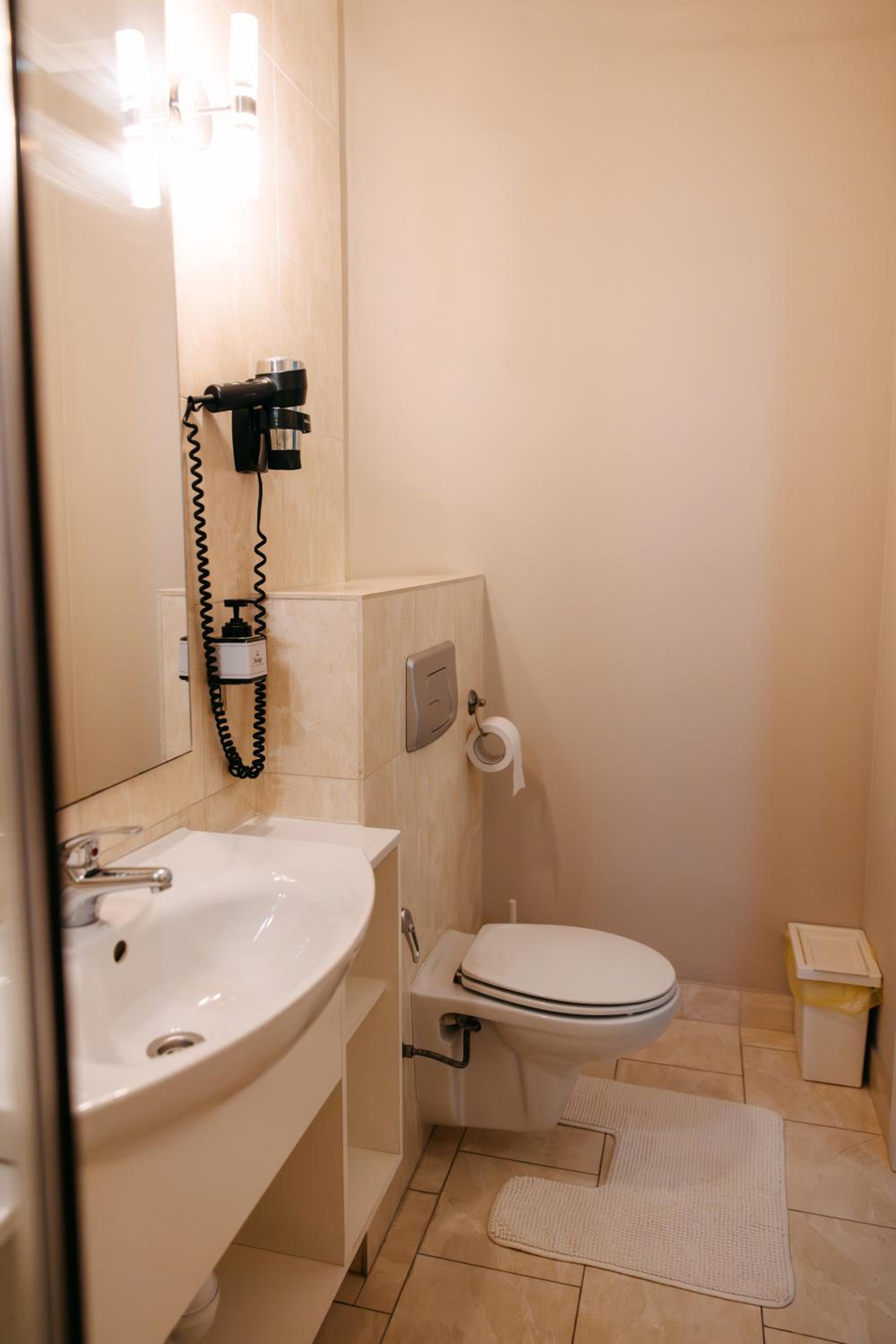Single Room photo 3