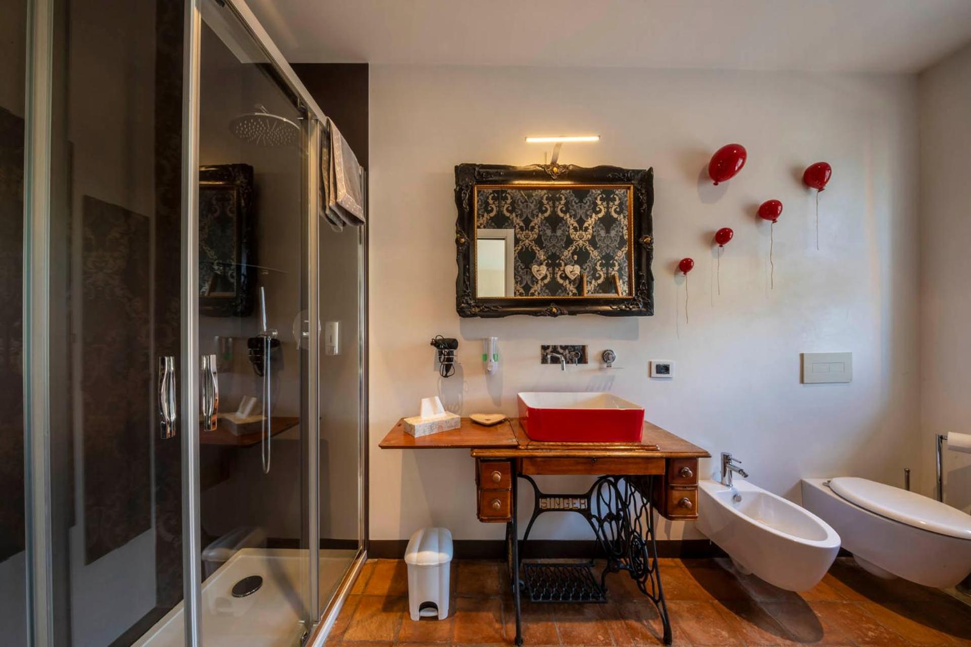 Deluxe Double or Twin Room with Pool View photo 2