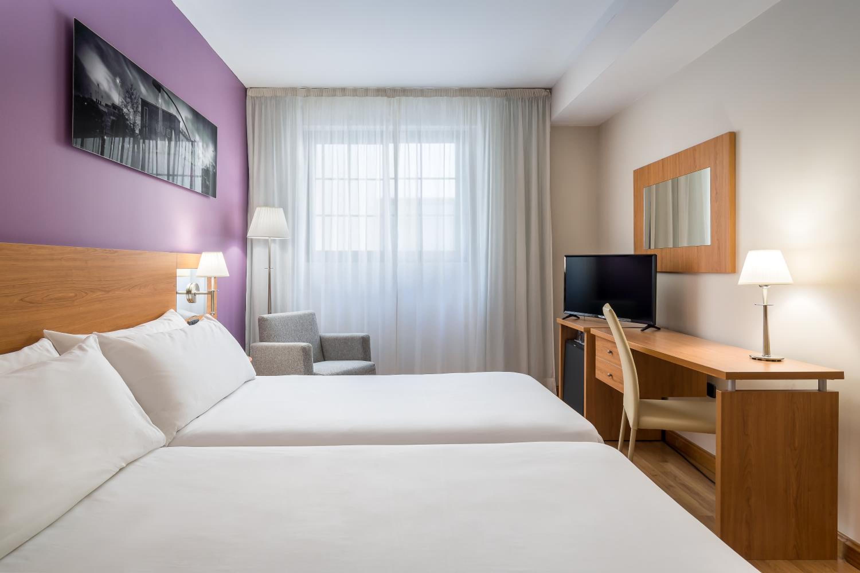 Standard Double Room (2 Adults) - Photo 1