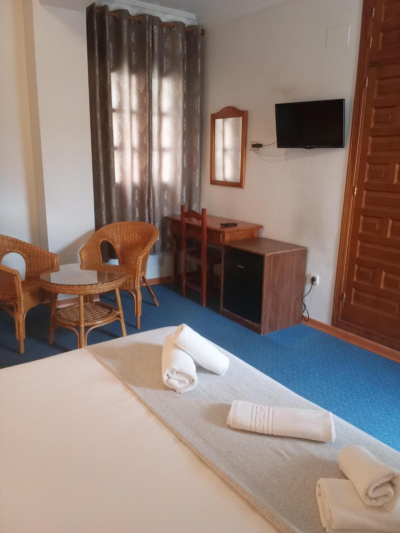 Family Room - Photo 9