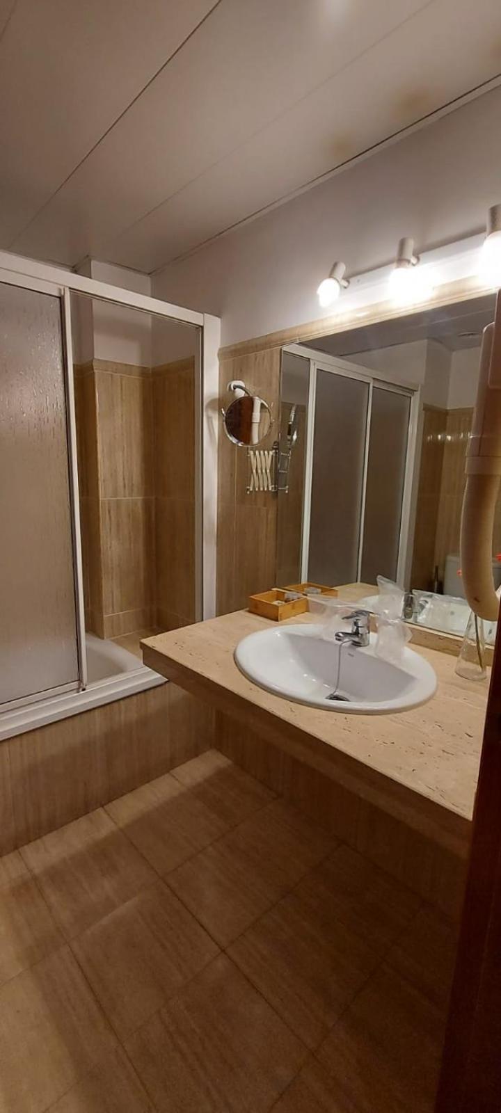 Family Room - Photo 2