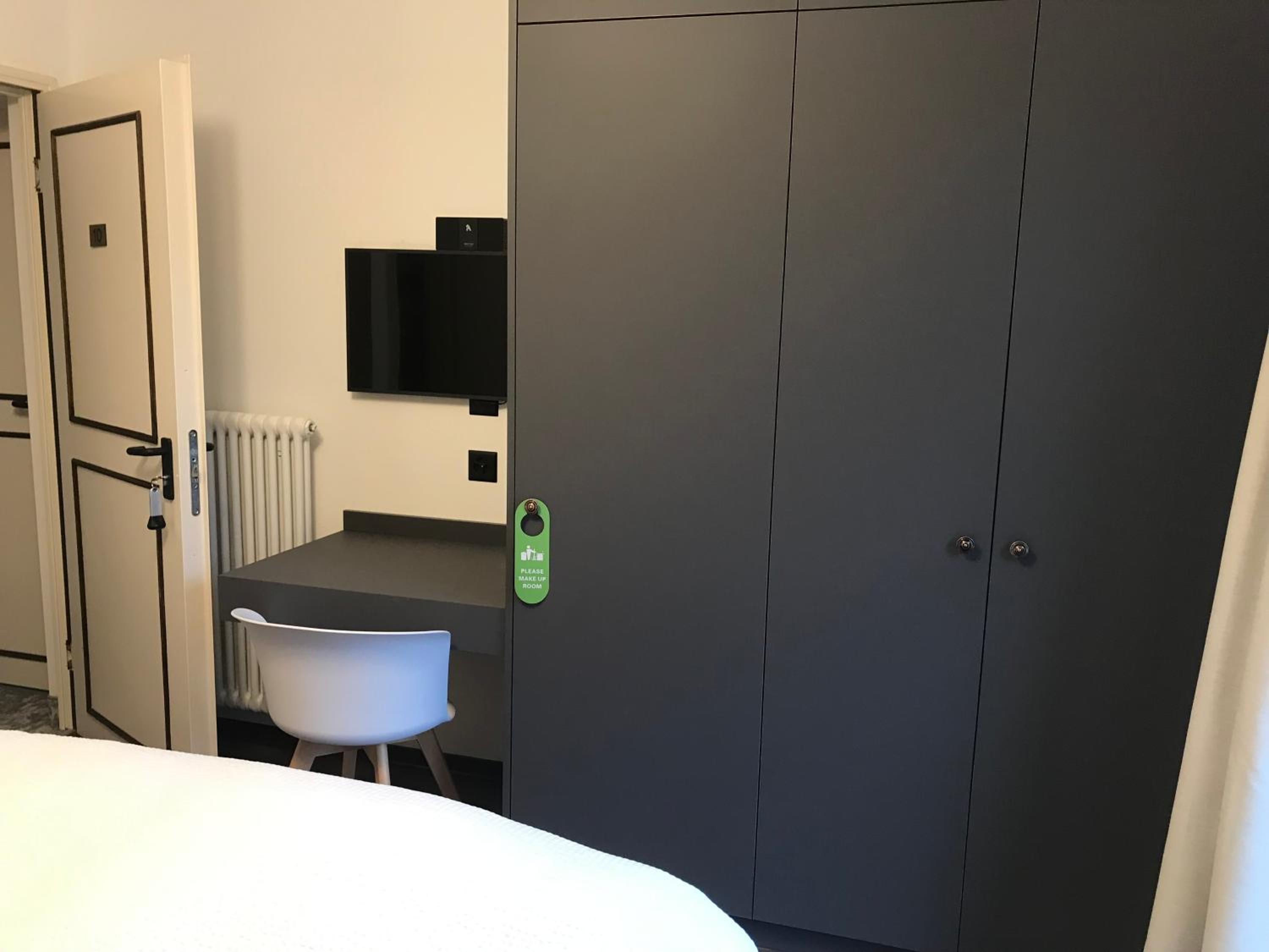 Double Room - Photo 3