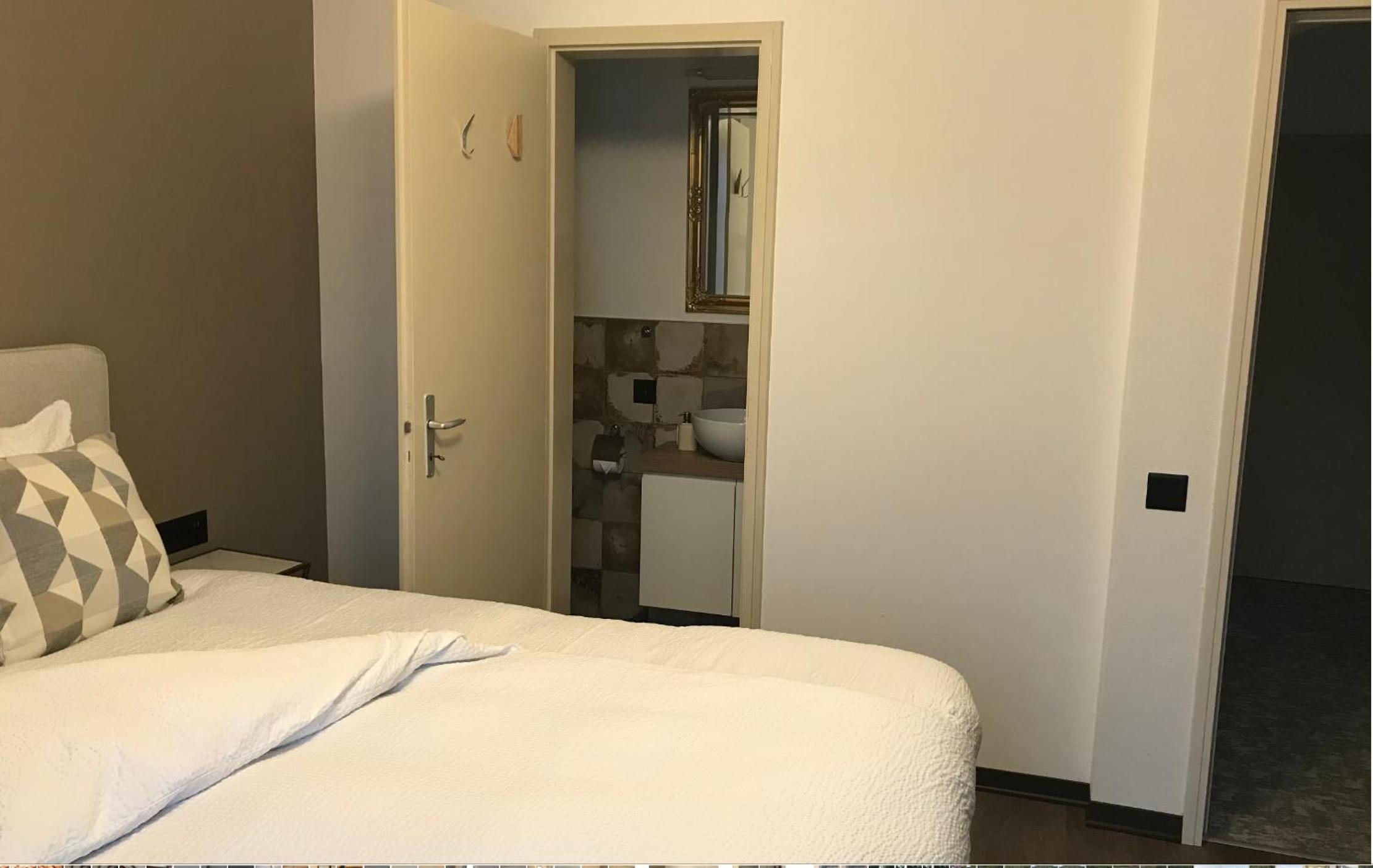 Double Room - Photo 2