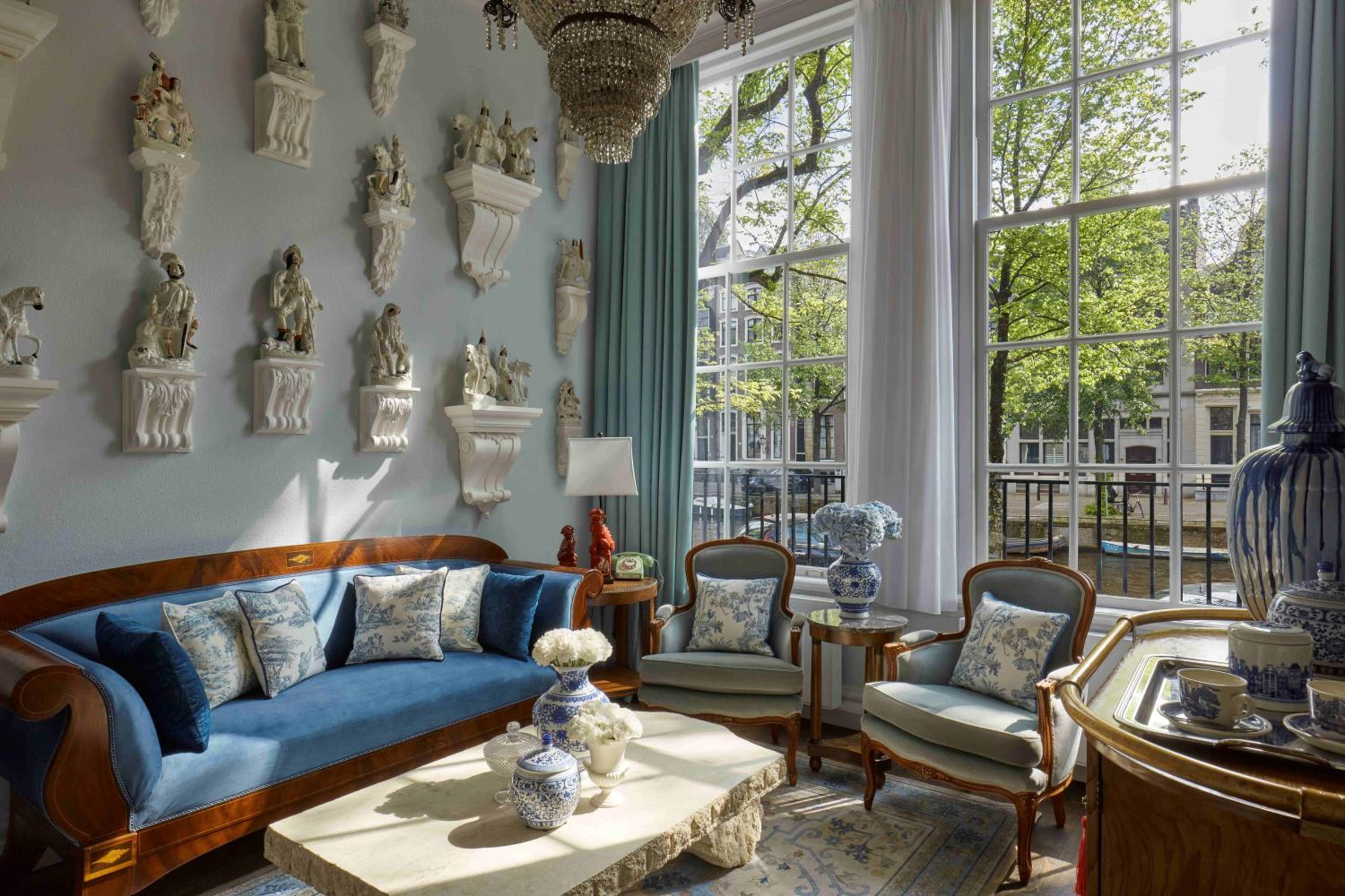 Porcelain Collectors Suite