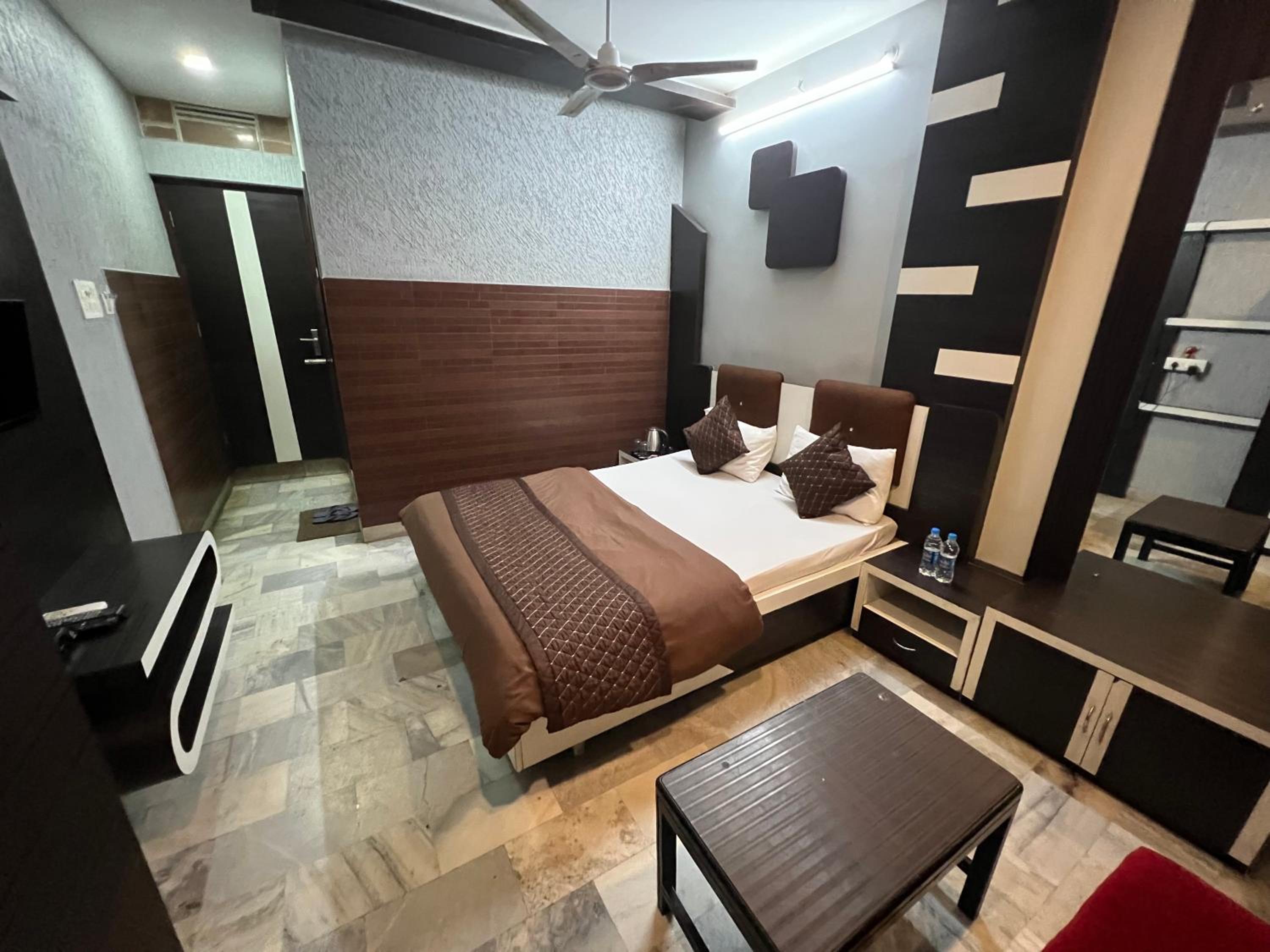 Economy Double Room - Photo 4