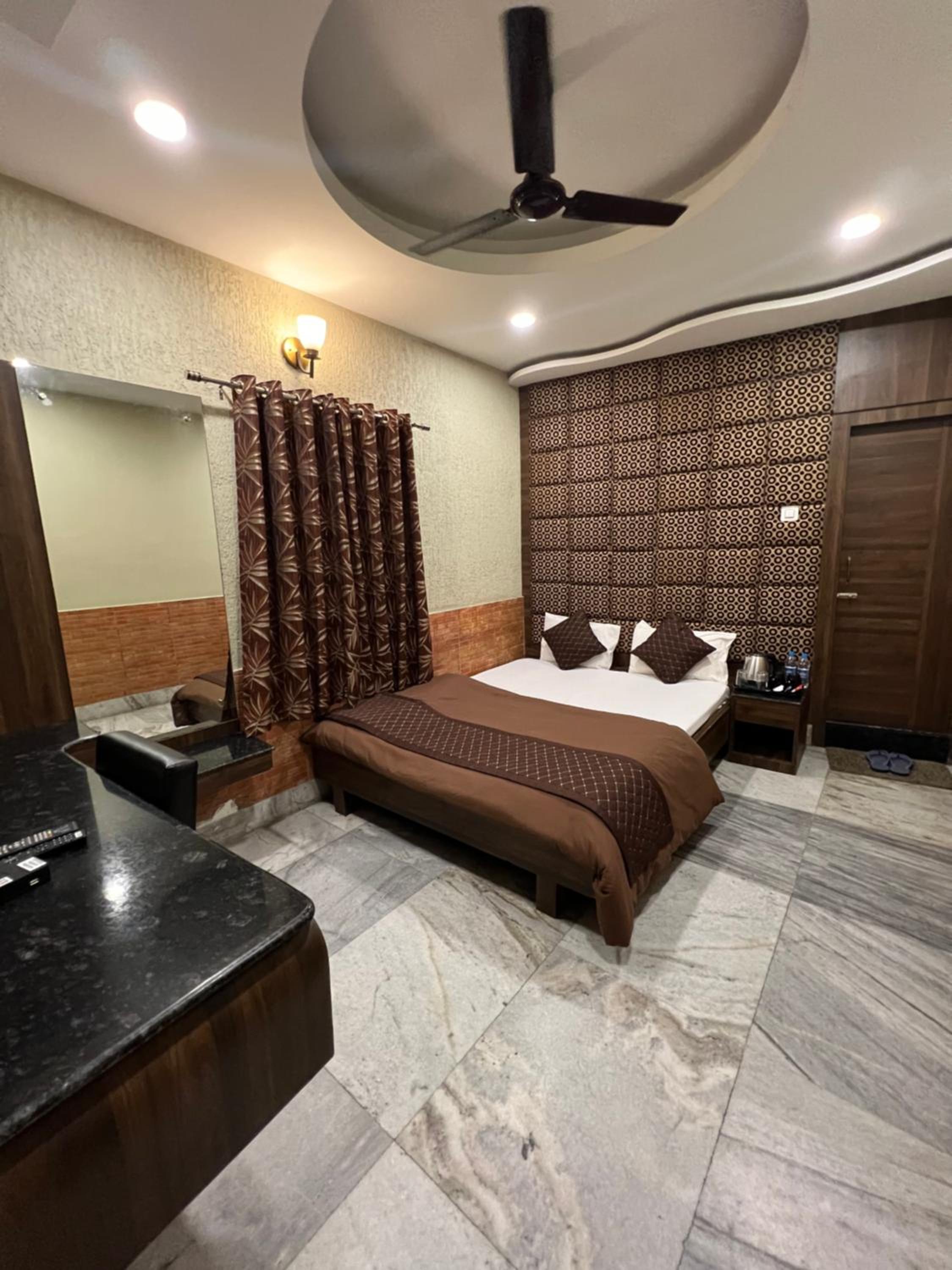 Queen Room - Photo 1