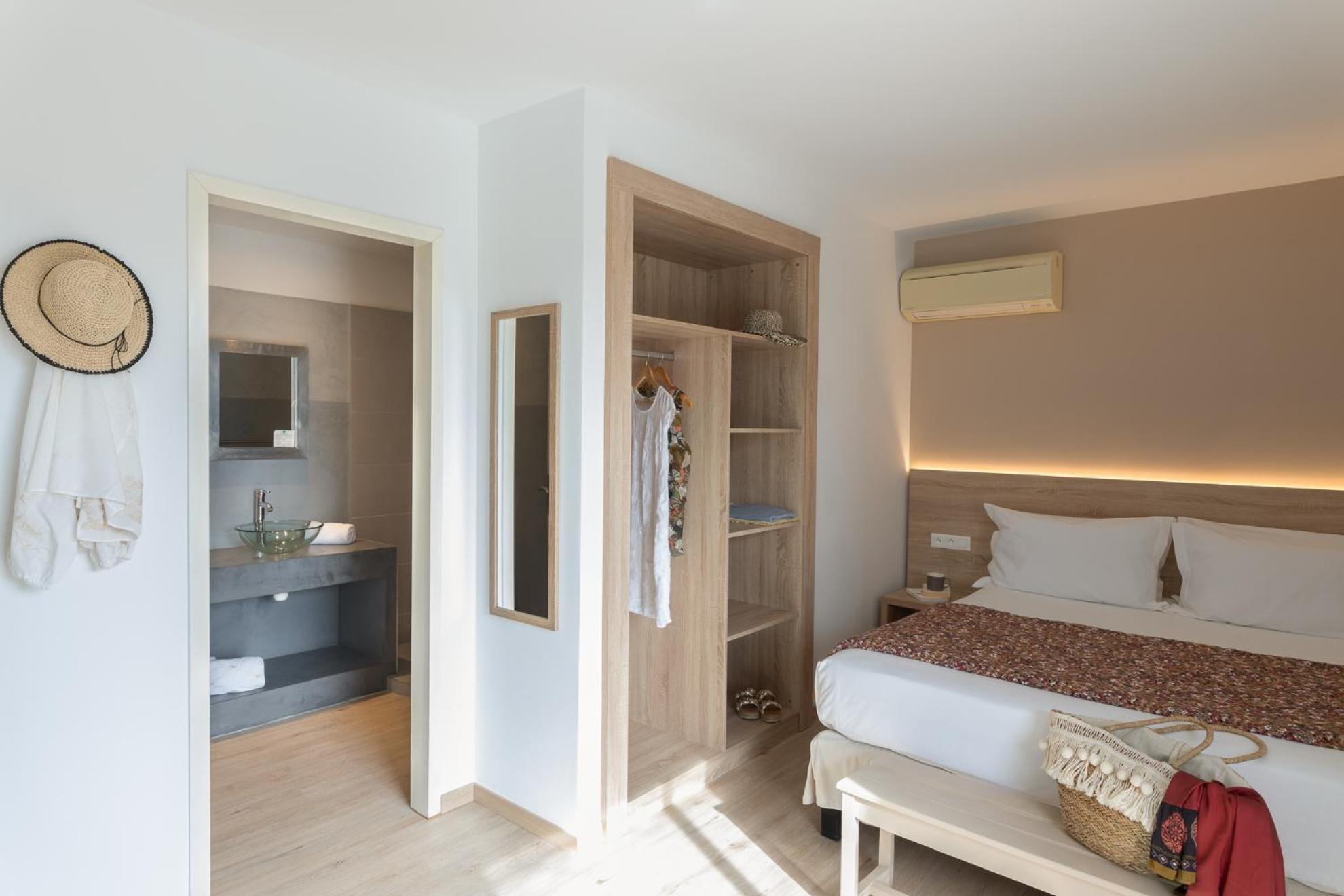 Superior Double Room - Photo 3