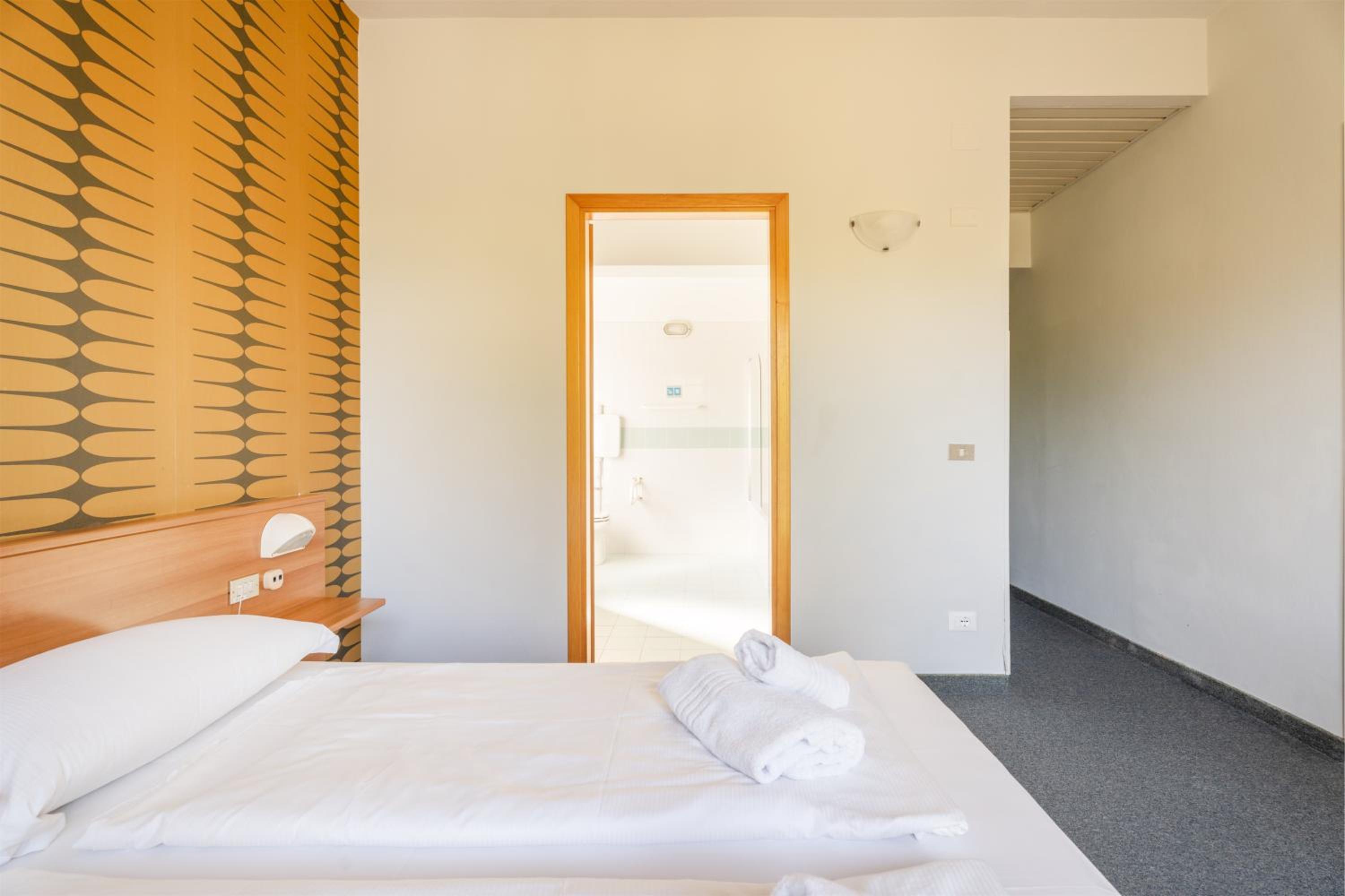 Standard Double or Twin Room photo 2