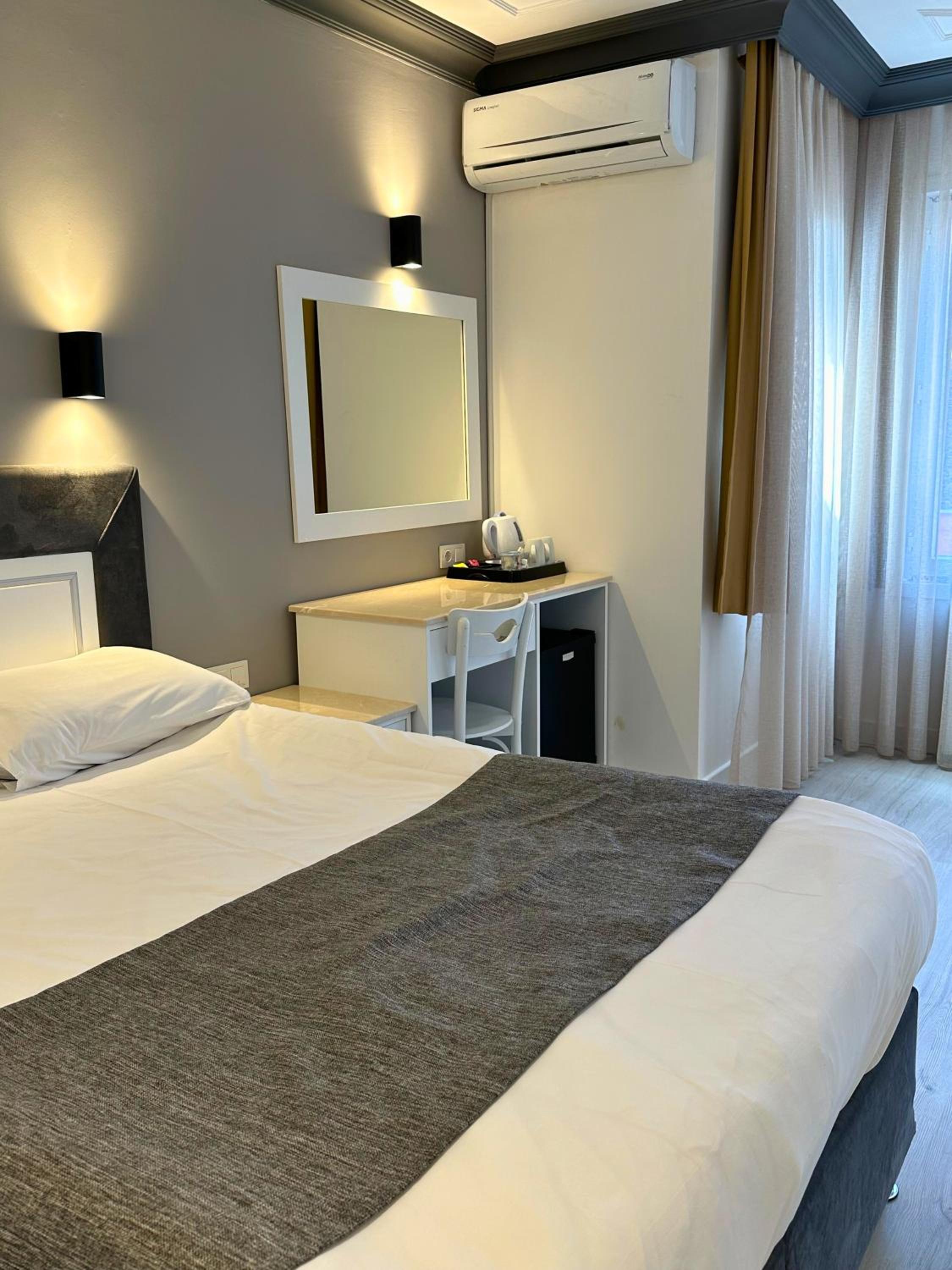 Standard Double Room photo 3